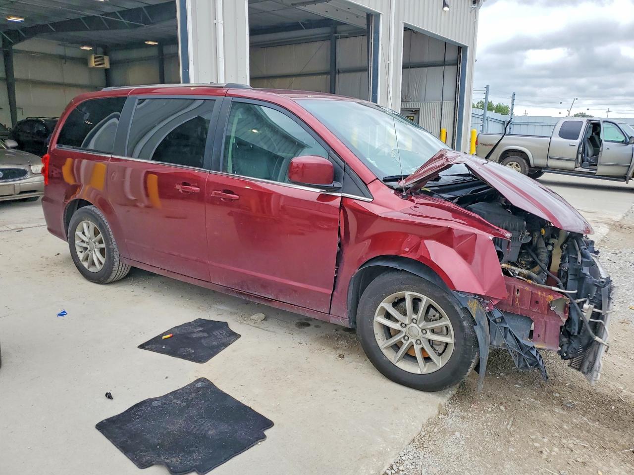 2019 Dodge Grand Caravan Sxt Maroon vin: 2C4RDGCG7KR690156