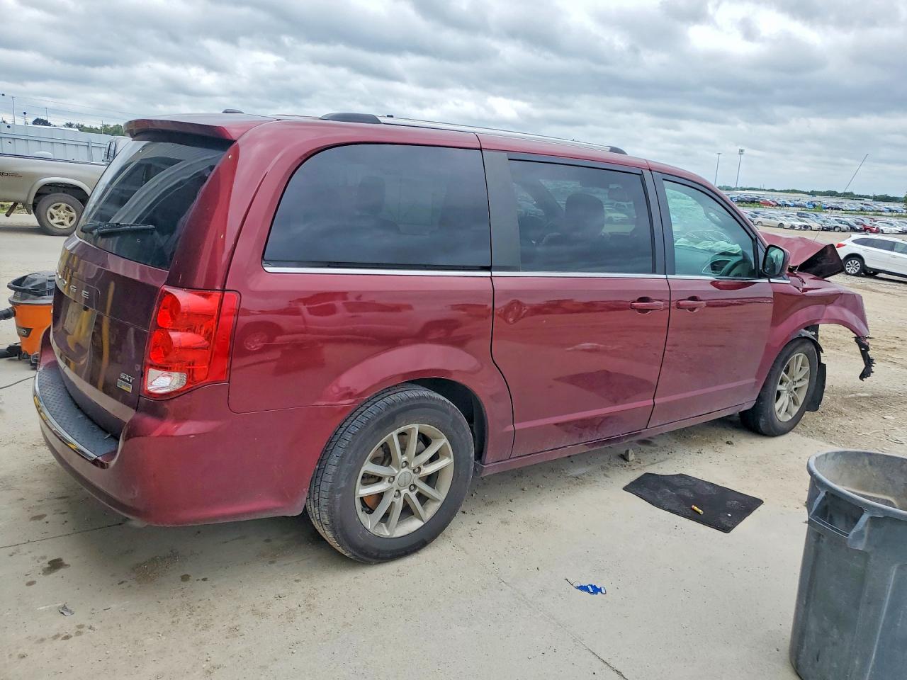 2019 Dodge Grand Caravan Sxt Maroon vin: 2C4RDGCG7KR690156