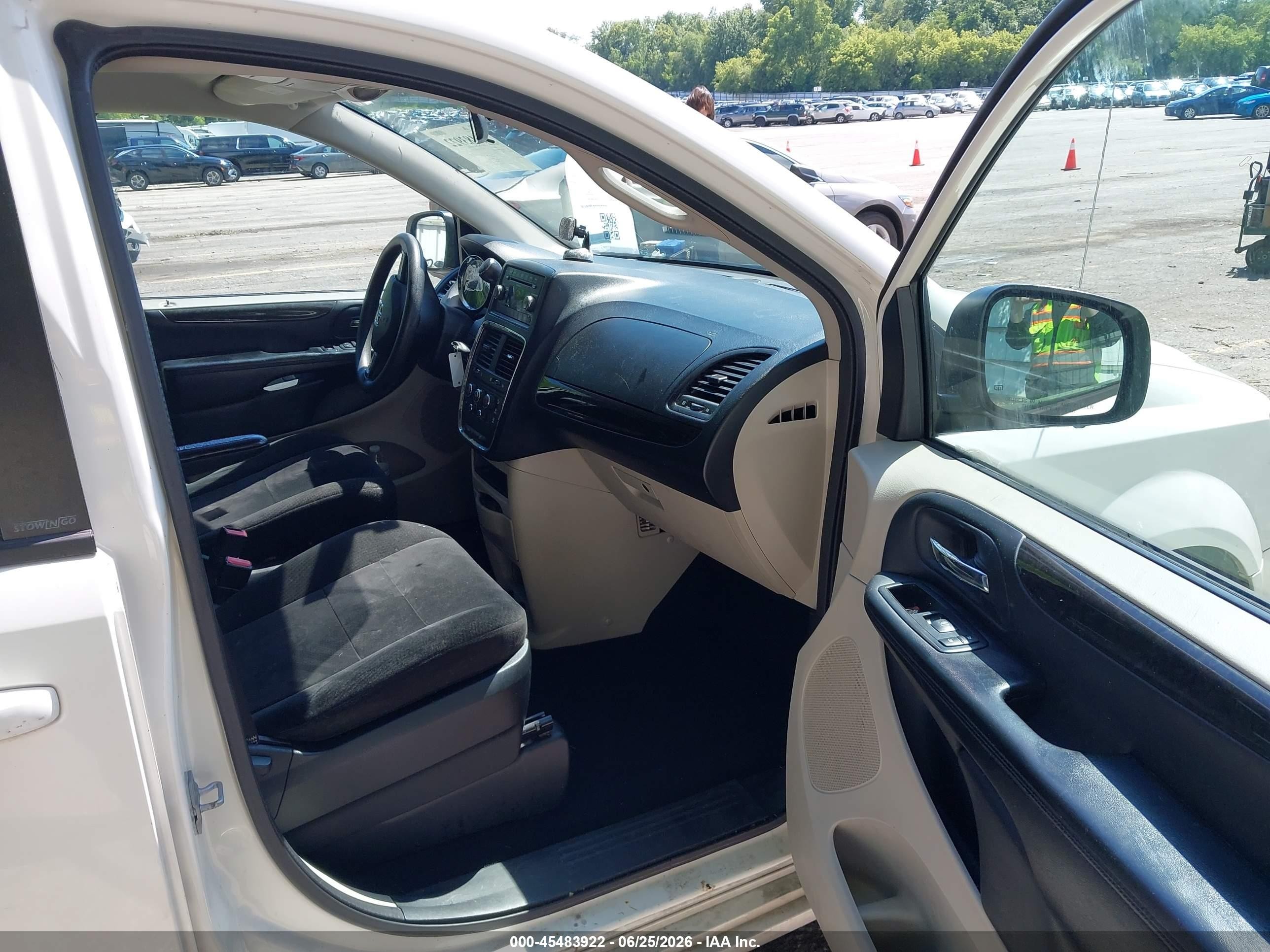 2013 Dodge Grand Caravan Sxt White vin: 2C4RDGCG8DR749296