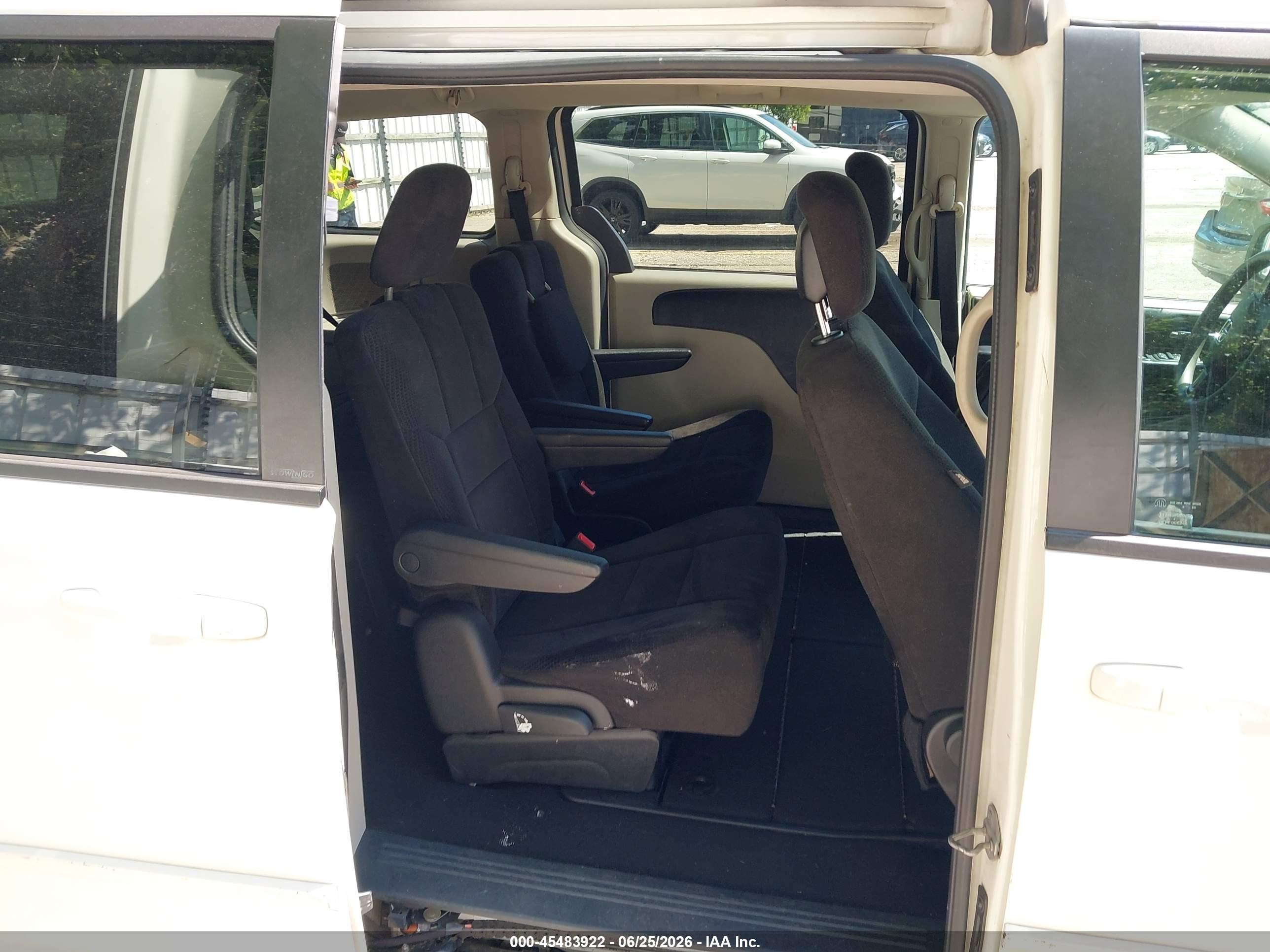 2013 Dodge Grand Caravan Sxt White vin: 2C4RDGCG8DR749296