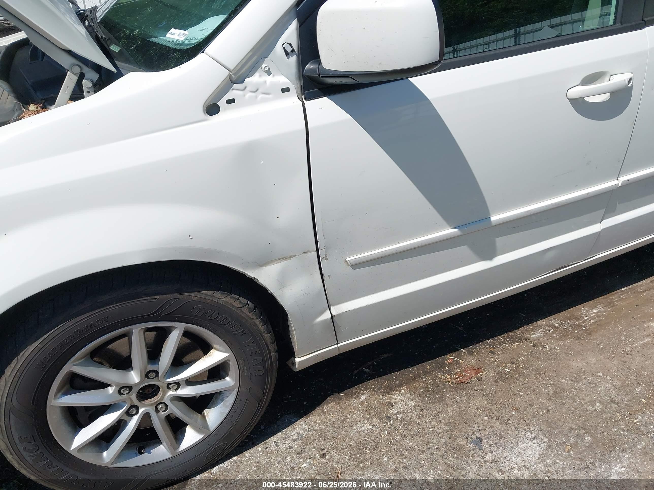 2013 Dodge Grand Caravan Sxt White vin: 2C4RDGCG8DR749296