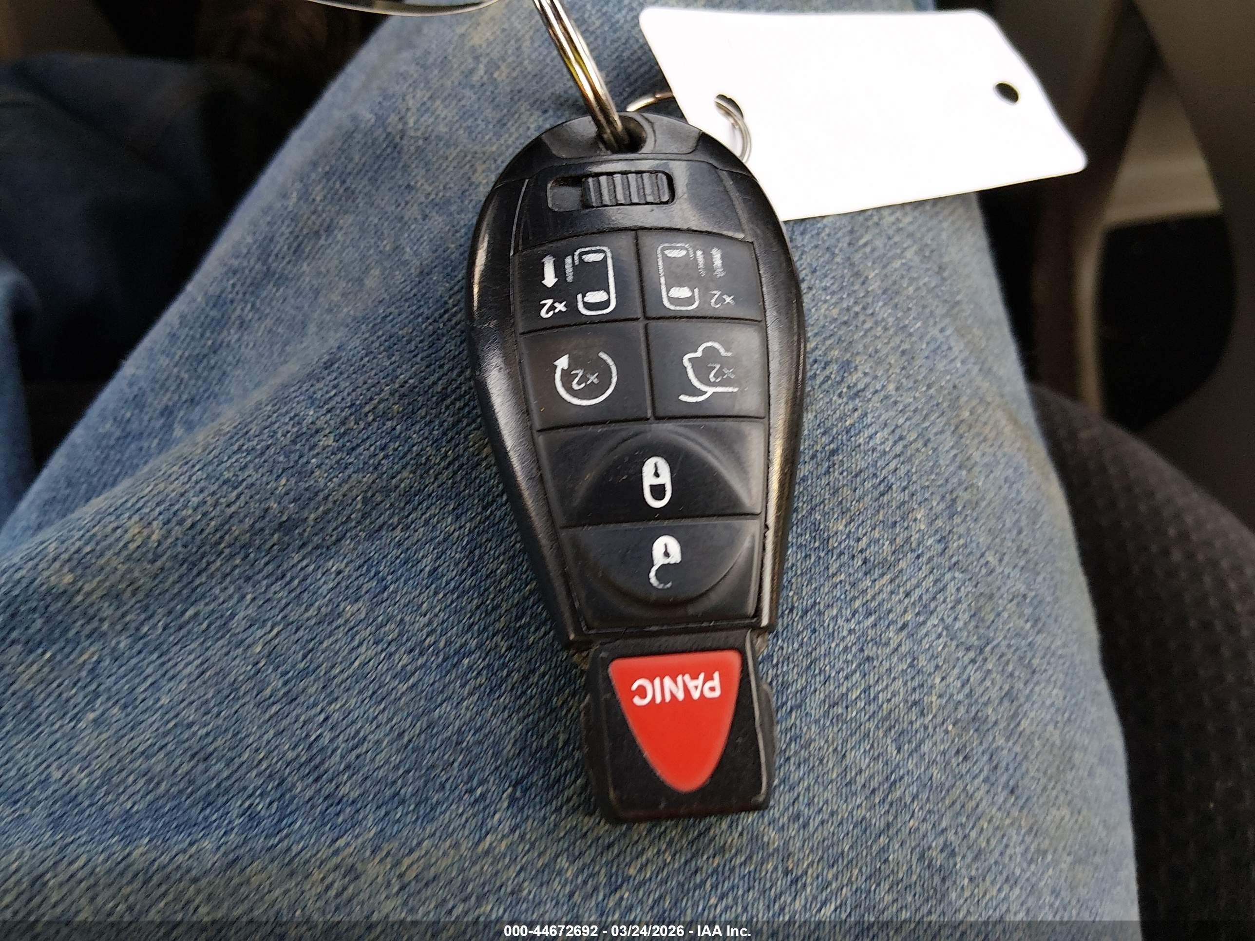 2014 Dodge Grand Caravan Sxt Черный vin: 2C4RDGCG8ER122776