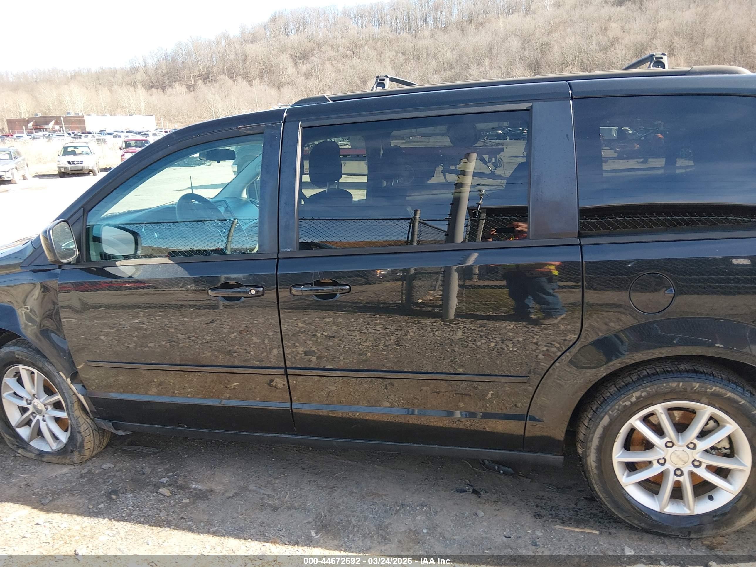 2014 Dodge Grand Caravan Sxt Черный vin: 2C4RDGCG8ER122776