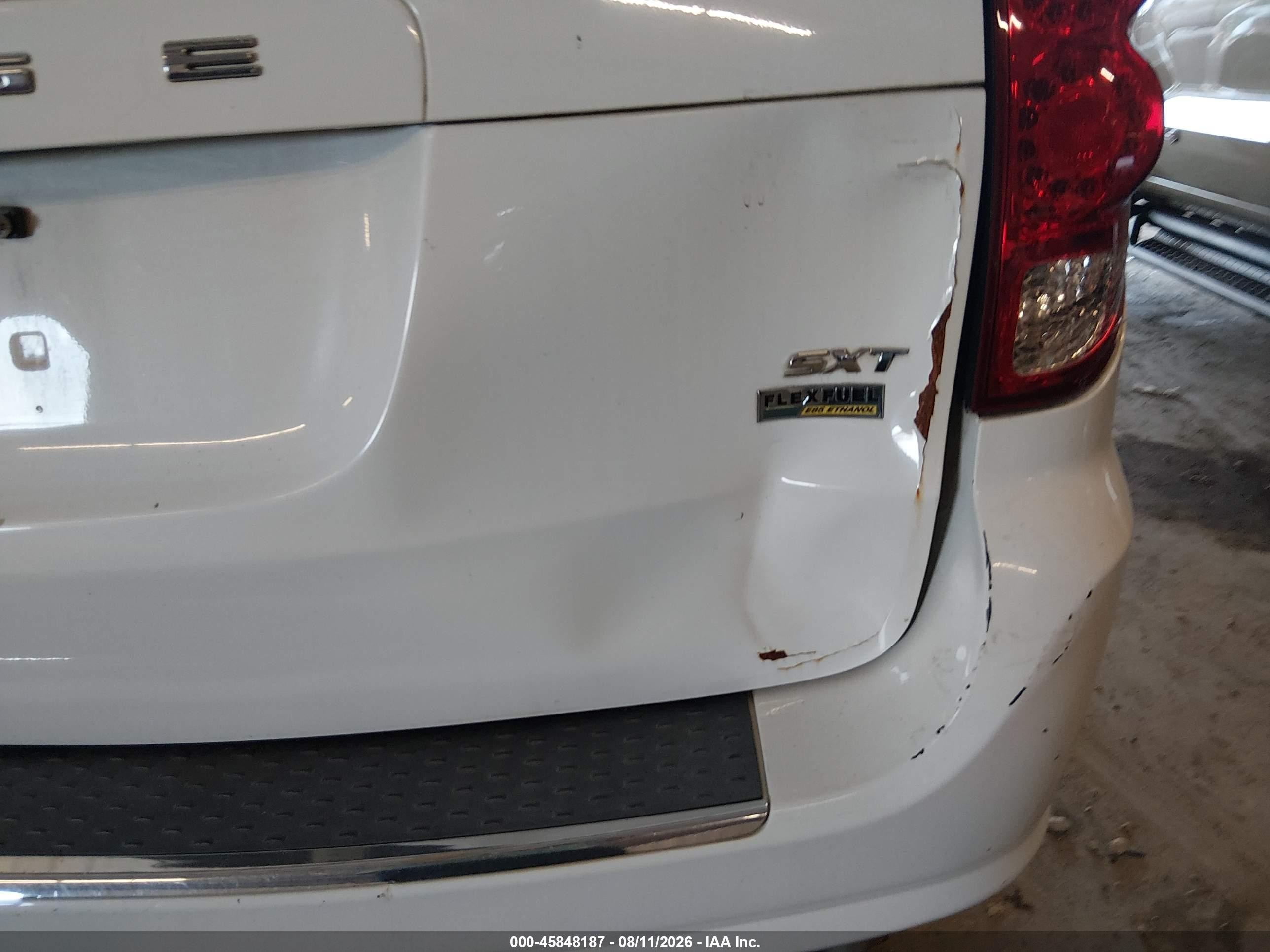 2014 Dodge Grand Caravan Sxt White vin: 2C4RDGCG8ER262813