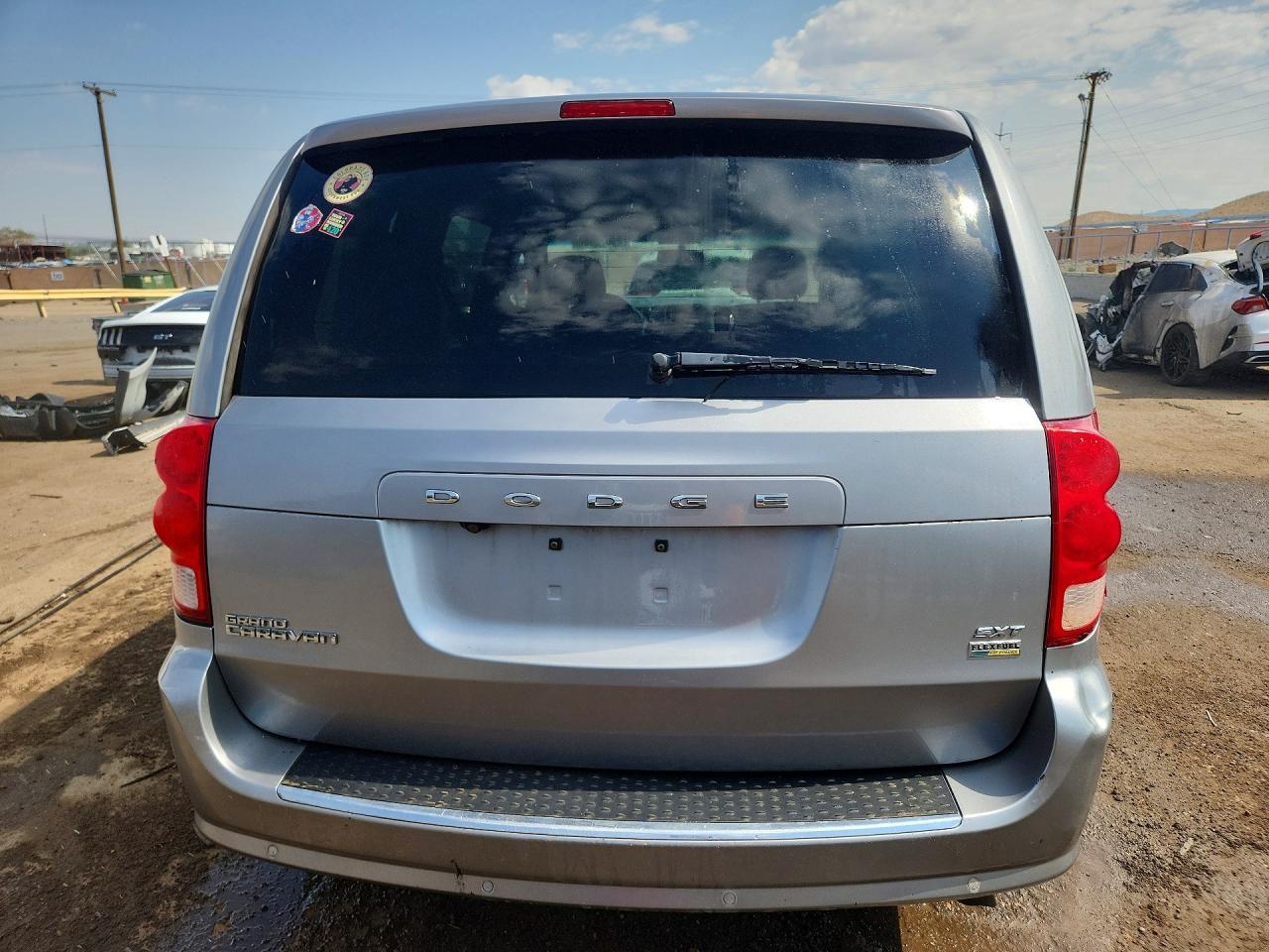 2014 Dodge Grand Caravan Sxt Silver vin: 2C4RDGCG8ER265520