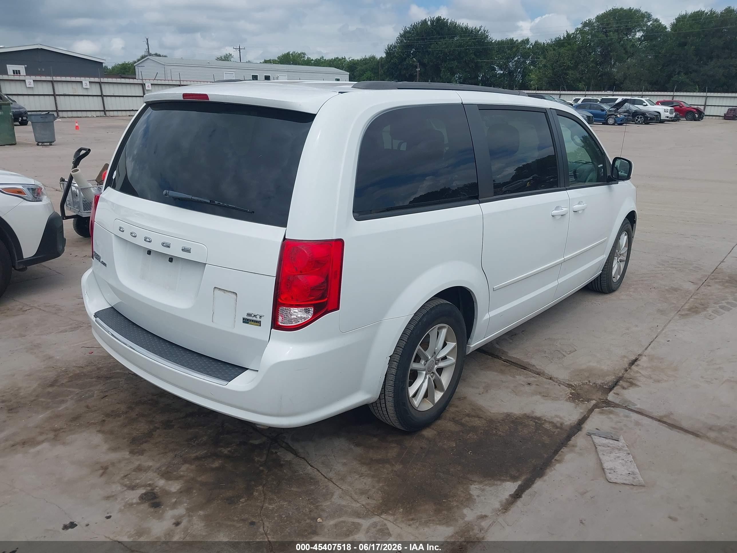 2014 Dodge Grand Caravan Sxt White vin: 2C4RDGCG8ER390307