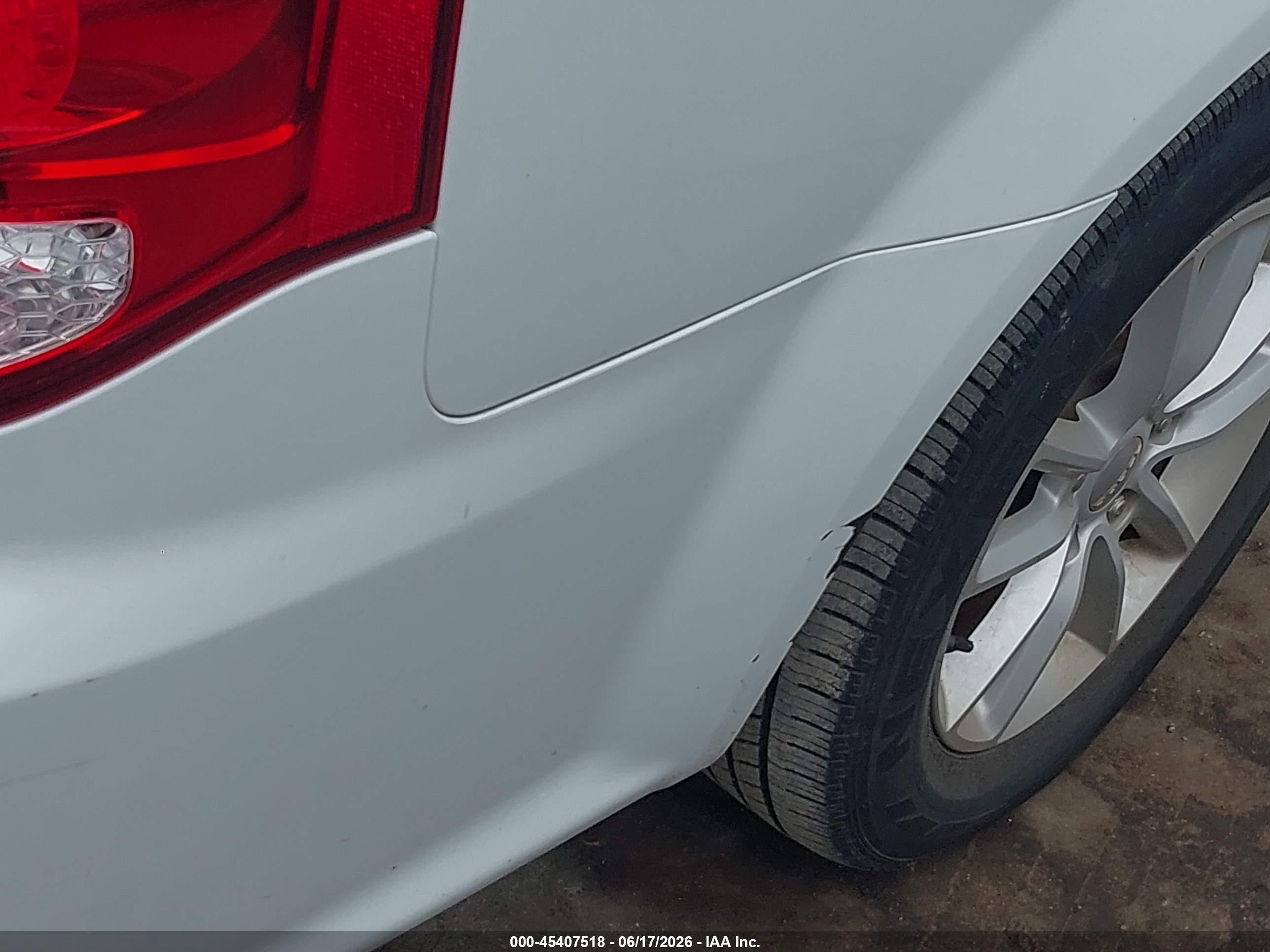 2014 Dodge Grand Caravan Sxt White vin: 2C4RDGCG8ER390307