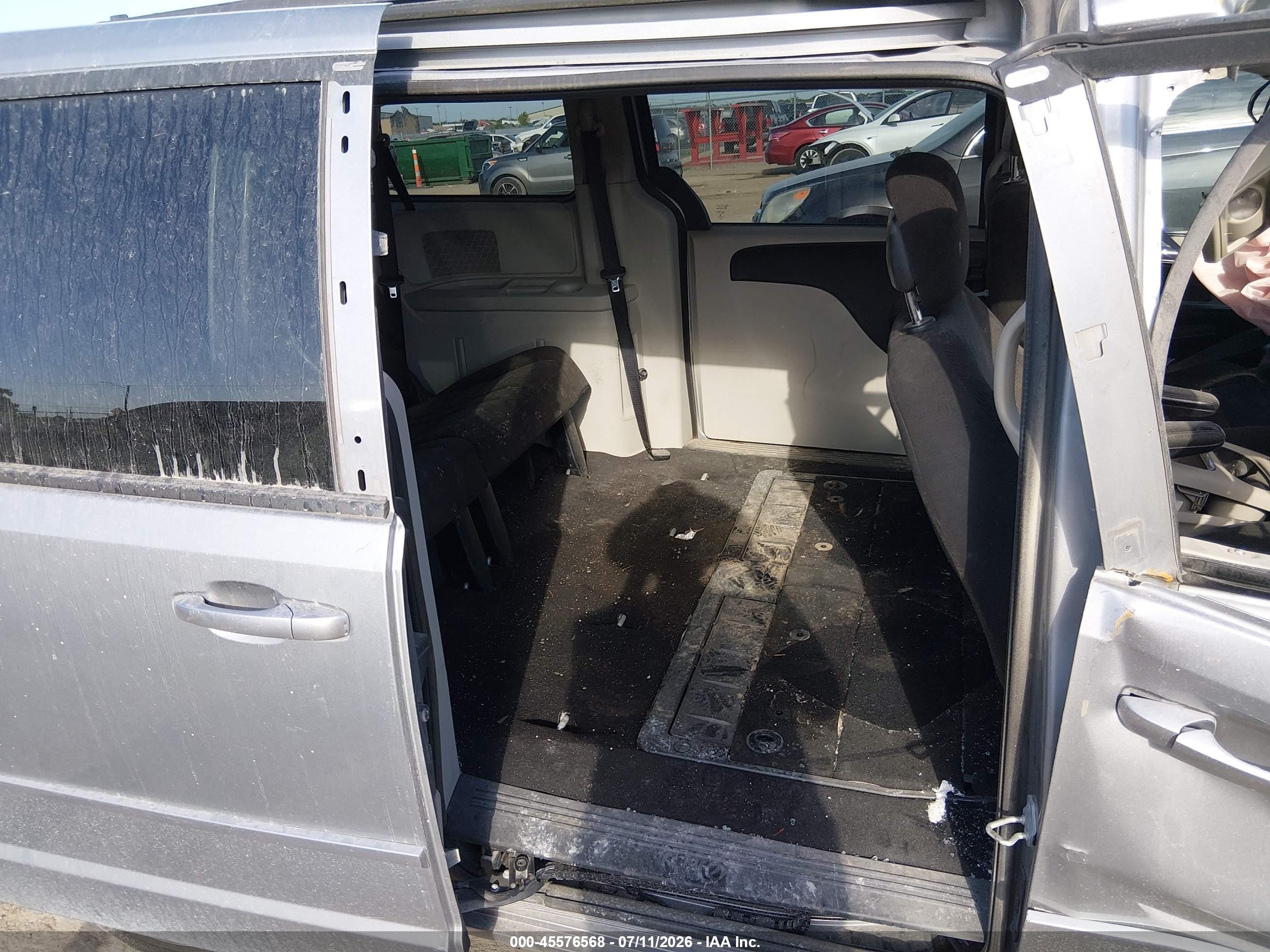 2014 Dodge Grand Caravan Sxt Silver vin: 2C4RDGCG8ER391912