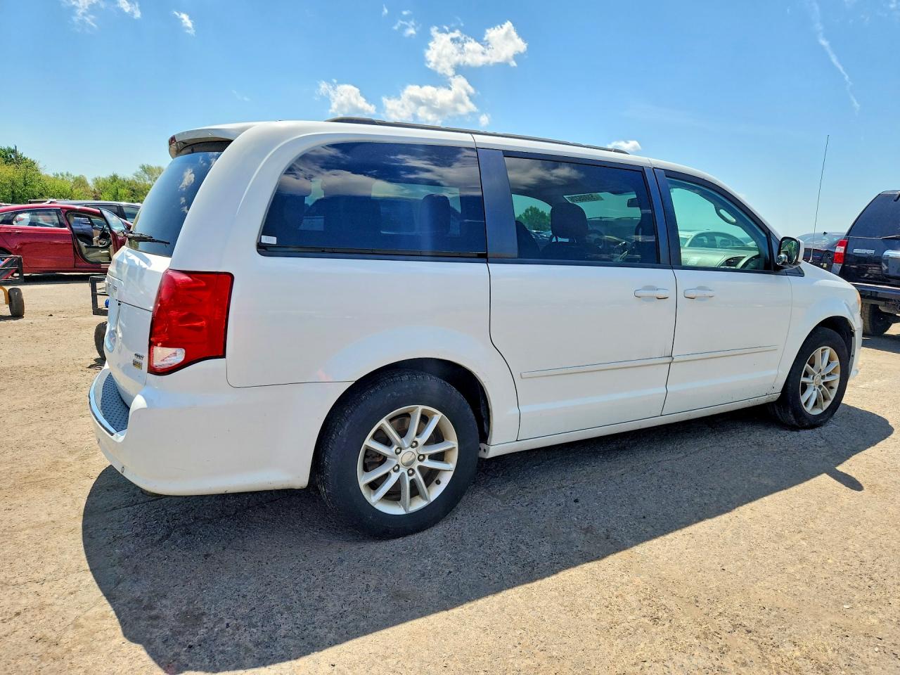 2014 Dodge Grand Caravan Sxt White vin: 2C4RDGCG8ER427310