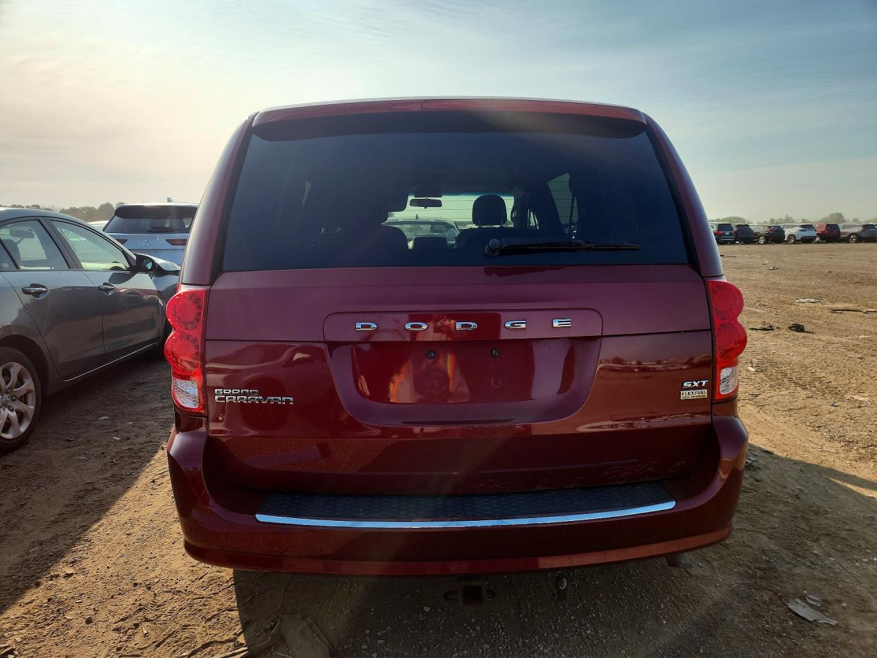 2015 Dodge Grand Caravan Sxt Burgundy vin: 2C4RDGCG8FR527019
