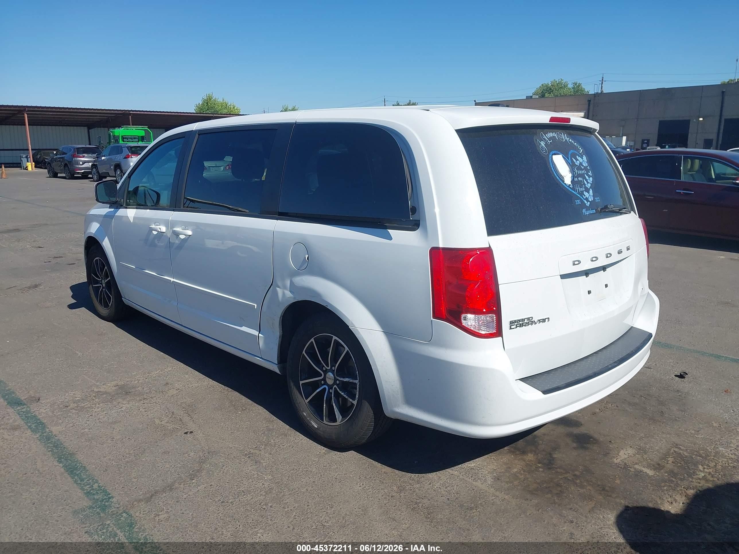 2015 Dodge Grand Caravan Sxt Белый vin: 2C4RDGCG8FR614628