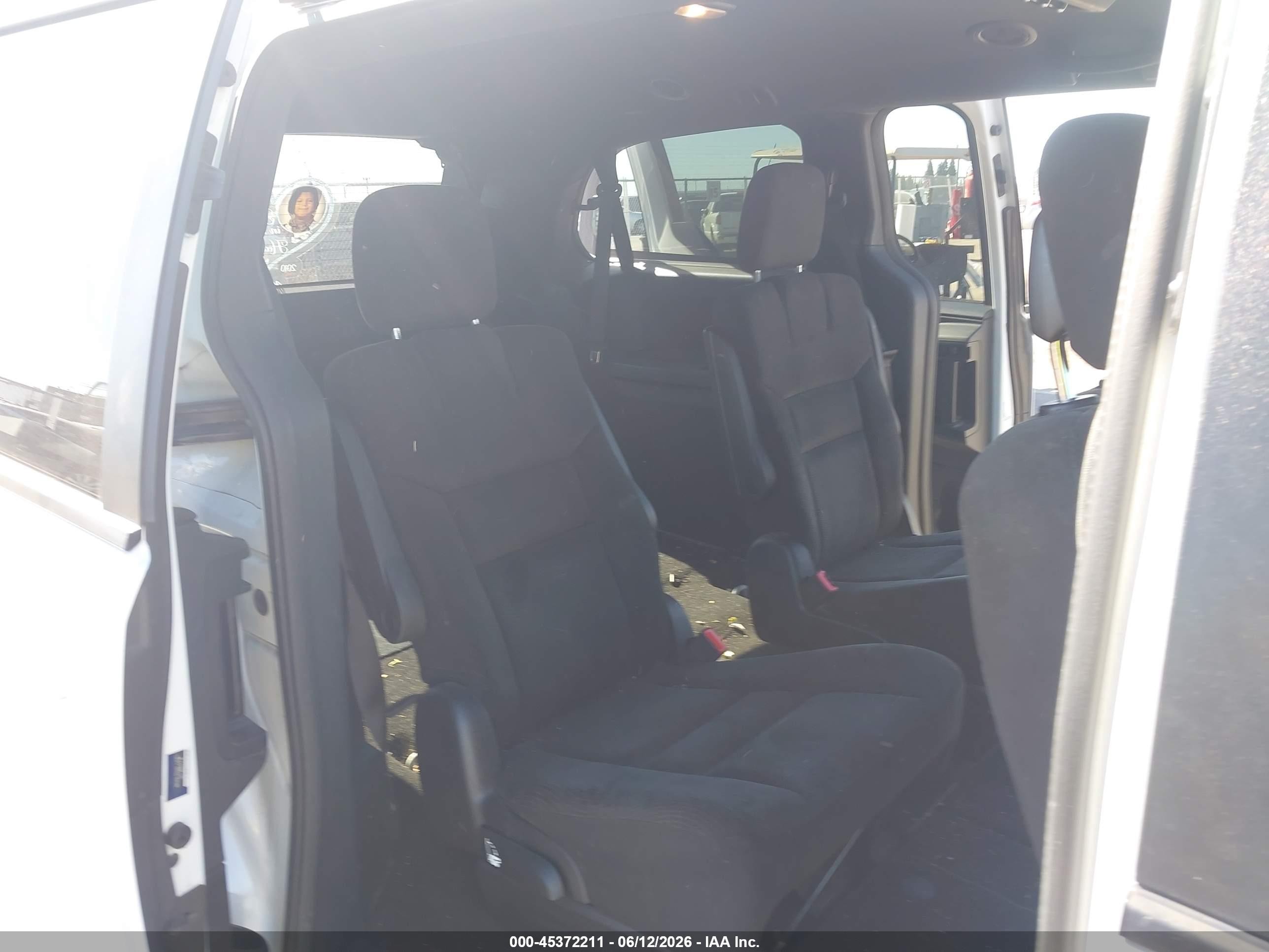 2015 Dodge Grand Caravan Sxt Белый vin: 2C4RDGCG8FR614628