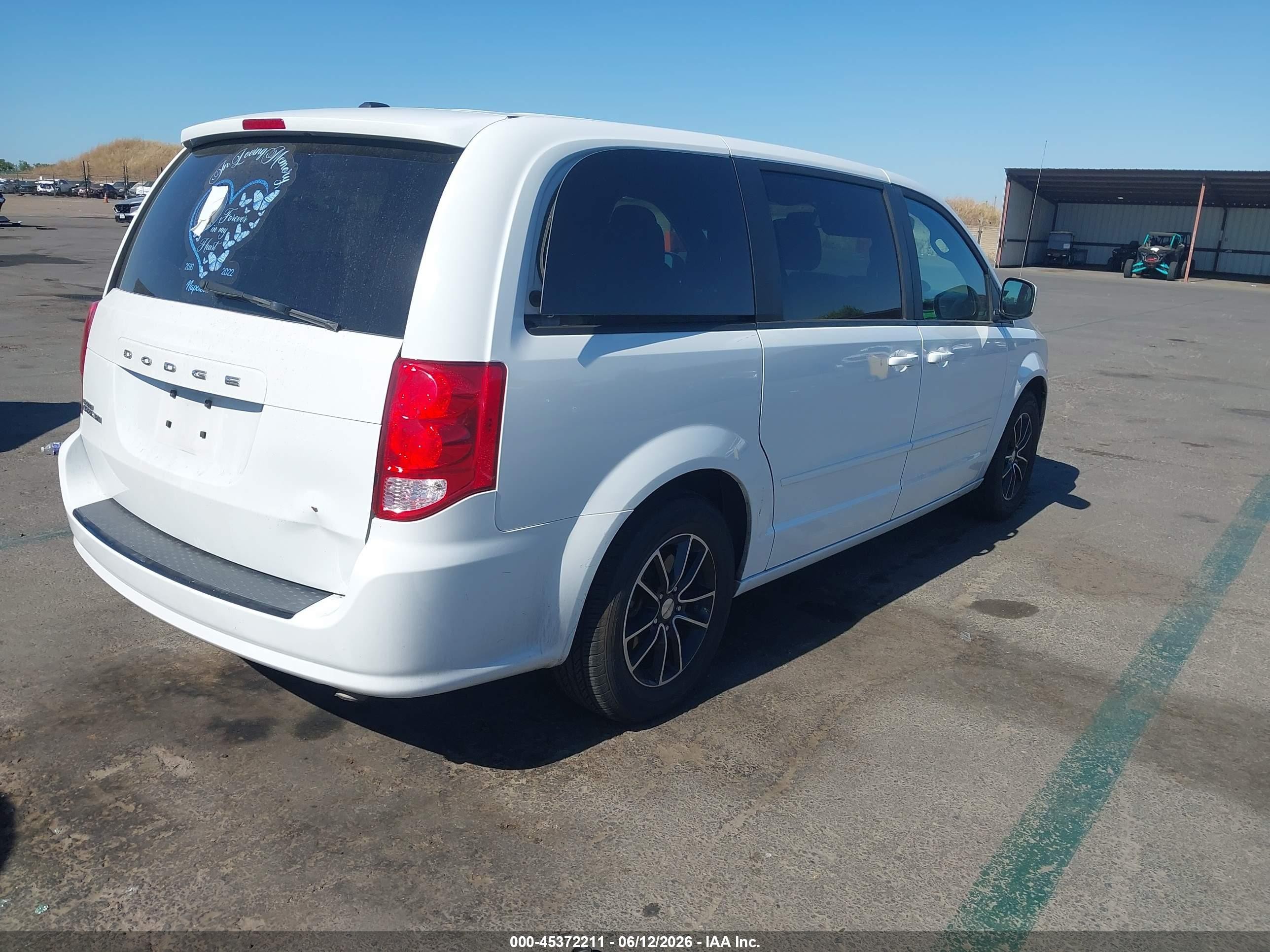 2015 Dodge Grand Caravan Sxt Белый vin: 2C4RDGCG8FR614628
