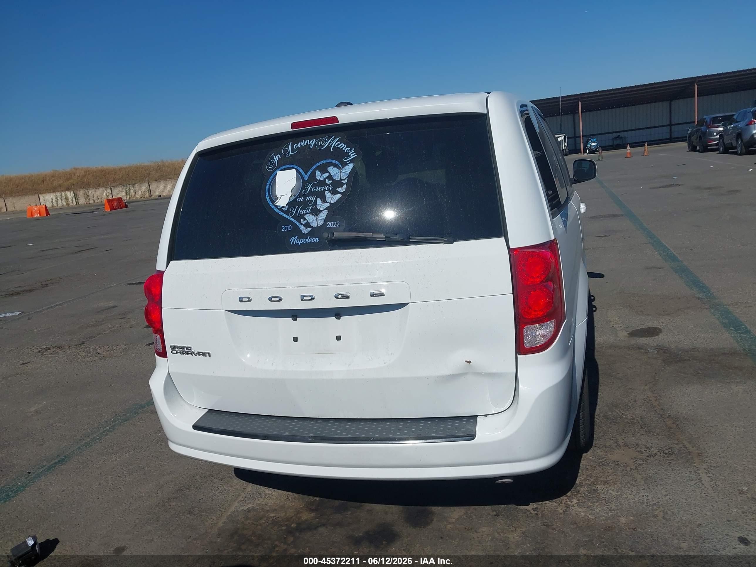 2015 Dodge Grand Caravan Sxt Белый vin: 2C4RDGCG8FR614628