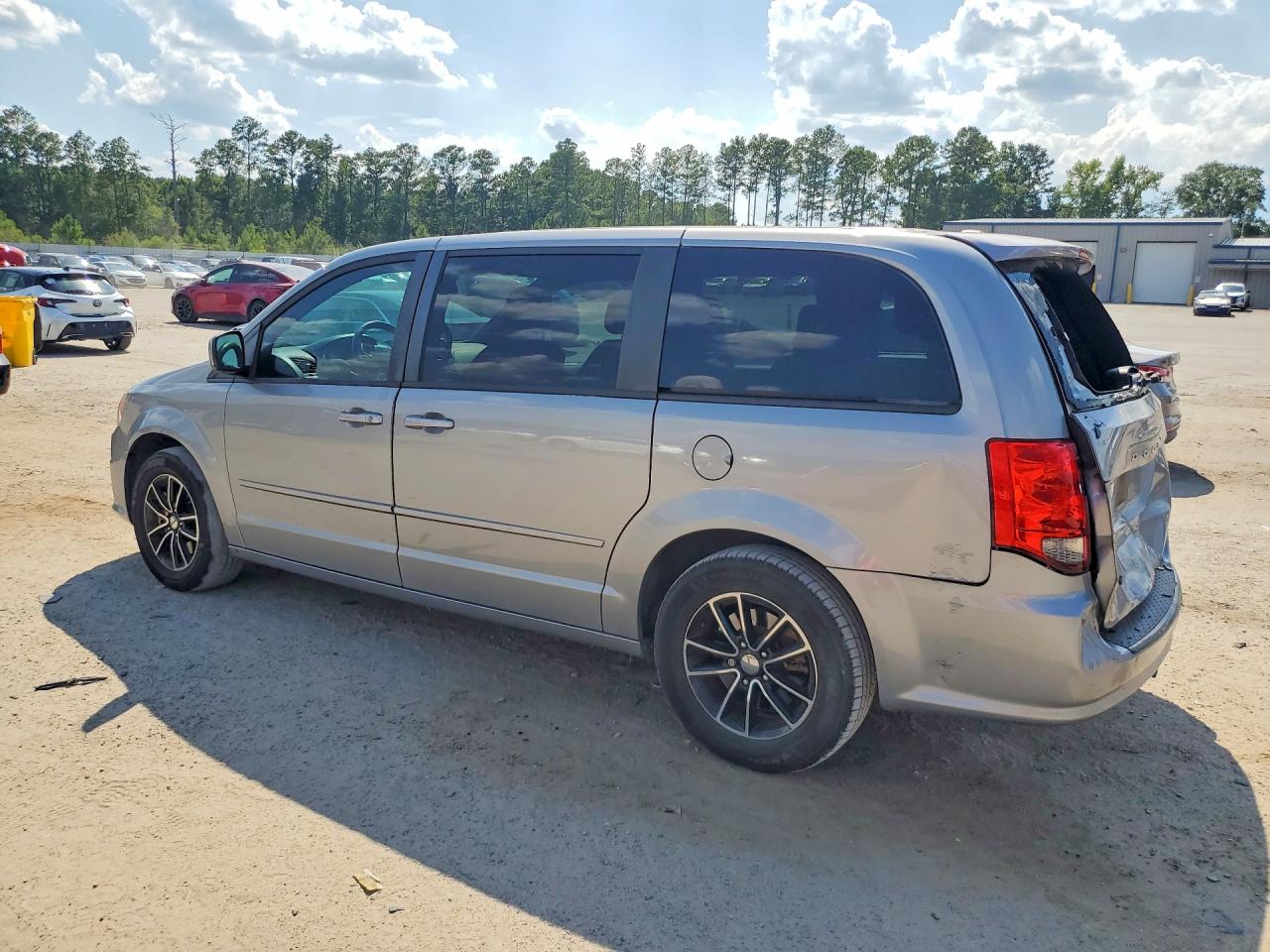 2015 Dodge Grand Caravan Sxt Silver vin: 2C4RDGCG8FR746627