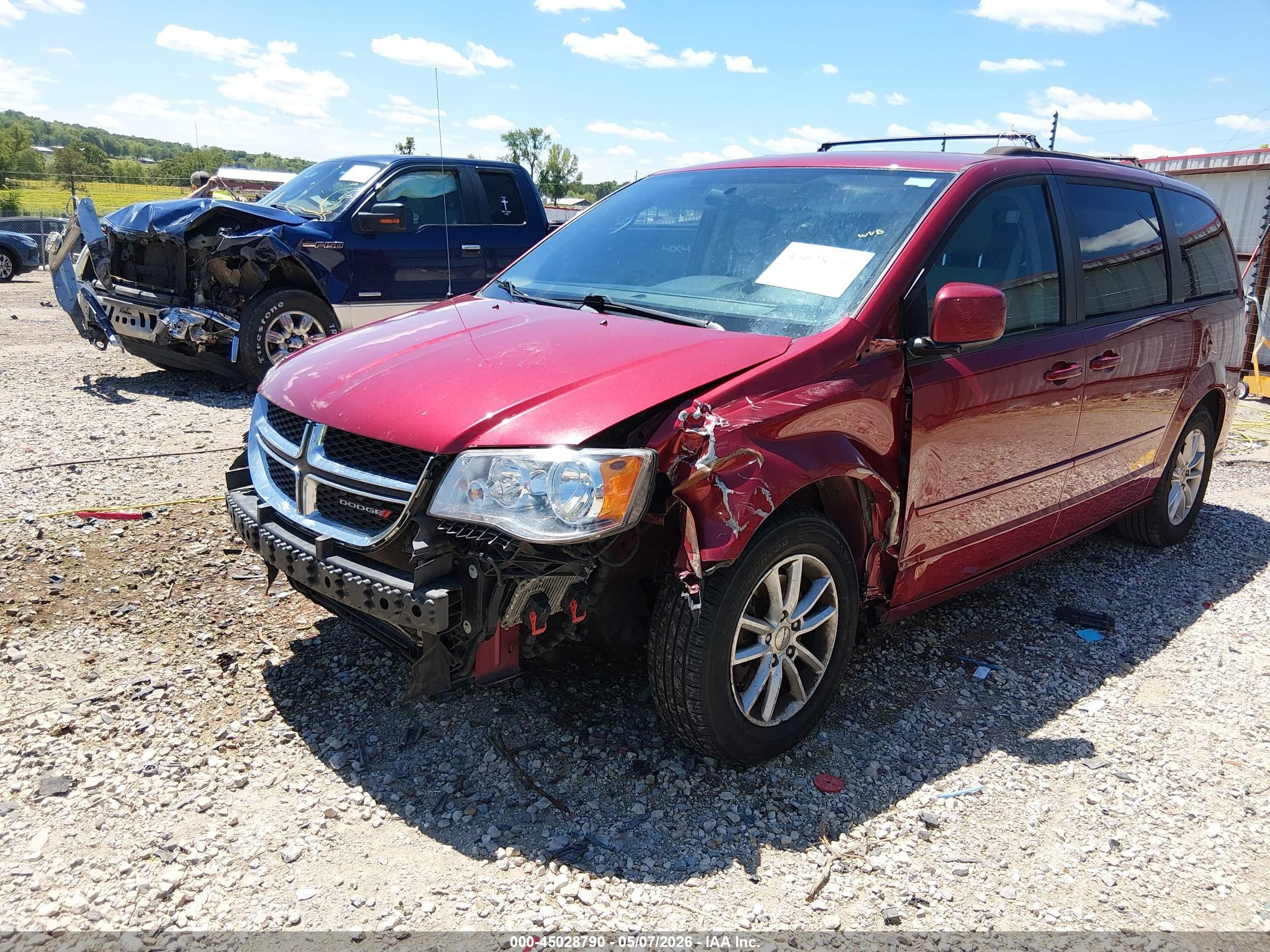 2016 Dodge Grand Caravan Sxt Красный vin: 2C4RDGCG8GR224615