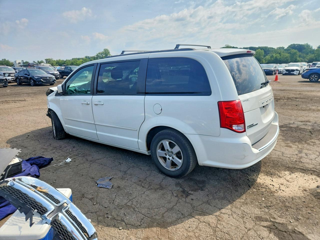 2013 Dodge Grand Caravan Sxt White vin: 2C4RDGCG9DR551715