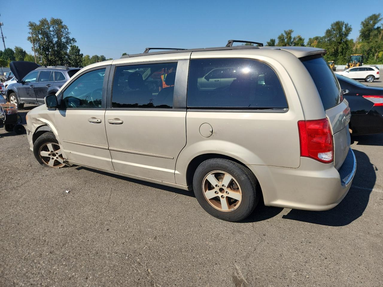 2013 Dodge Grand Caravan Gold vin: 2C4RDGCG9DR553948