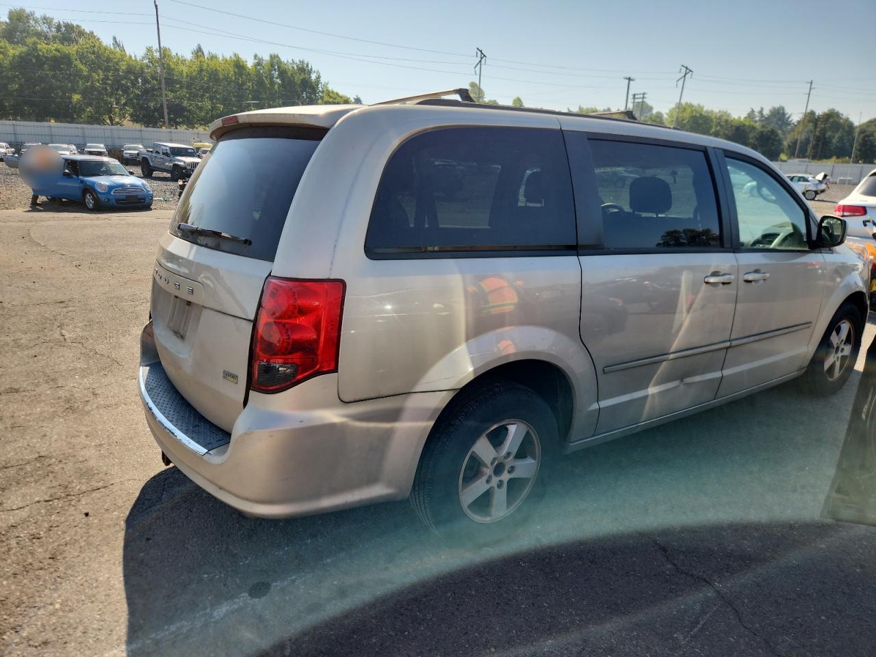 2013 Dodge Grand Caravan Gold vin: 2C4RDGCG9DR553948