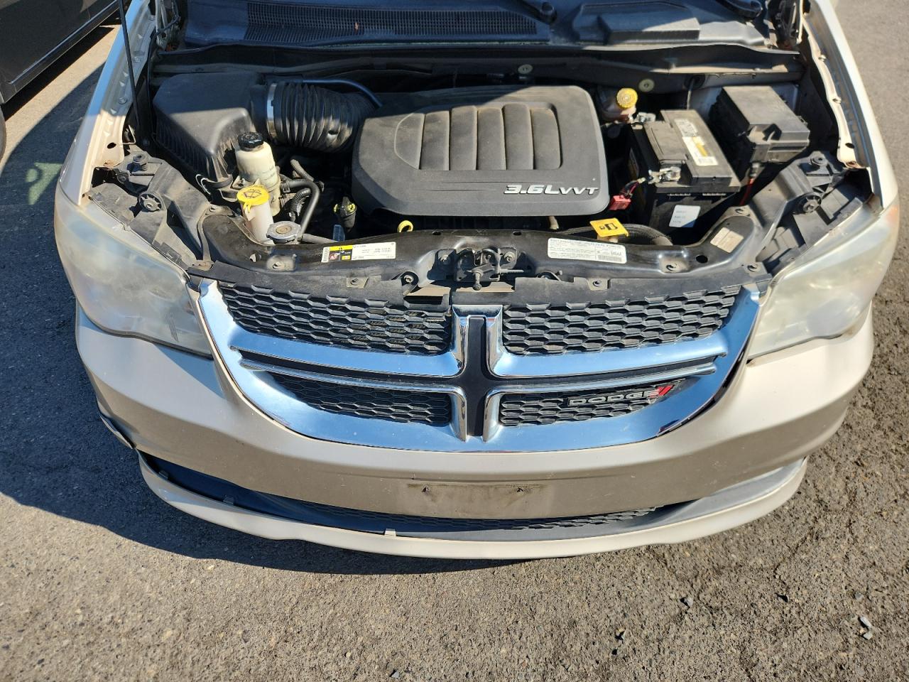 2013 Dodge Grand Caravan Gold vin: 2C4RDGCG9DR553948