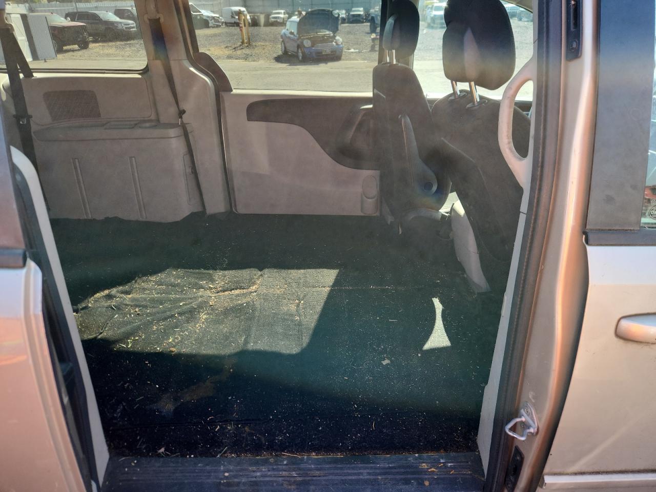 2013 Dodge Grand Caravan Gold vin: 2C4RDGCG9DR553948