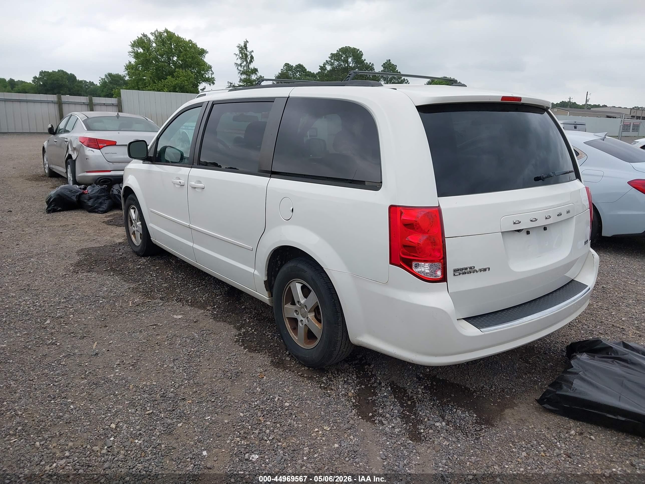 2013 Dodge Grand Caravan Sxt White vin: 2C4RDGCG9DR637106