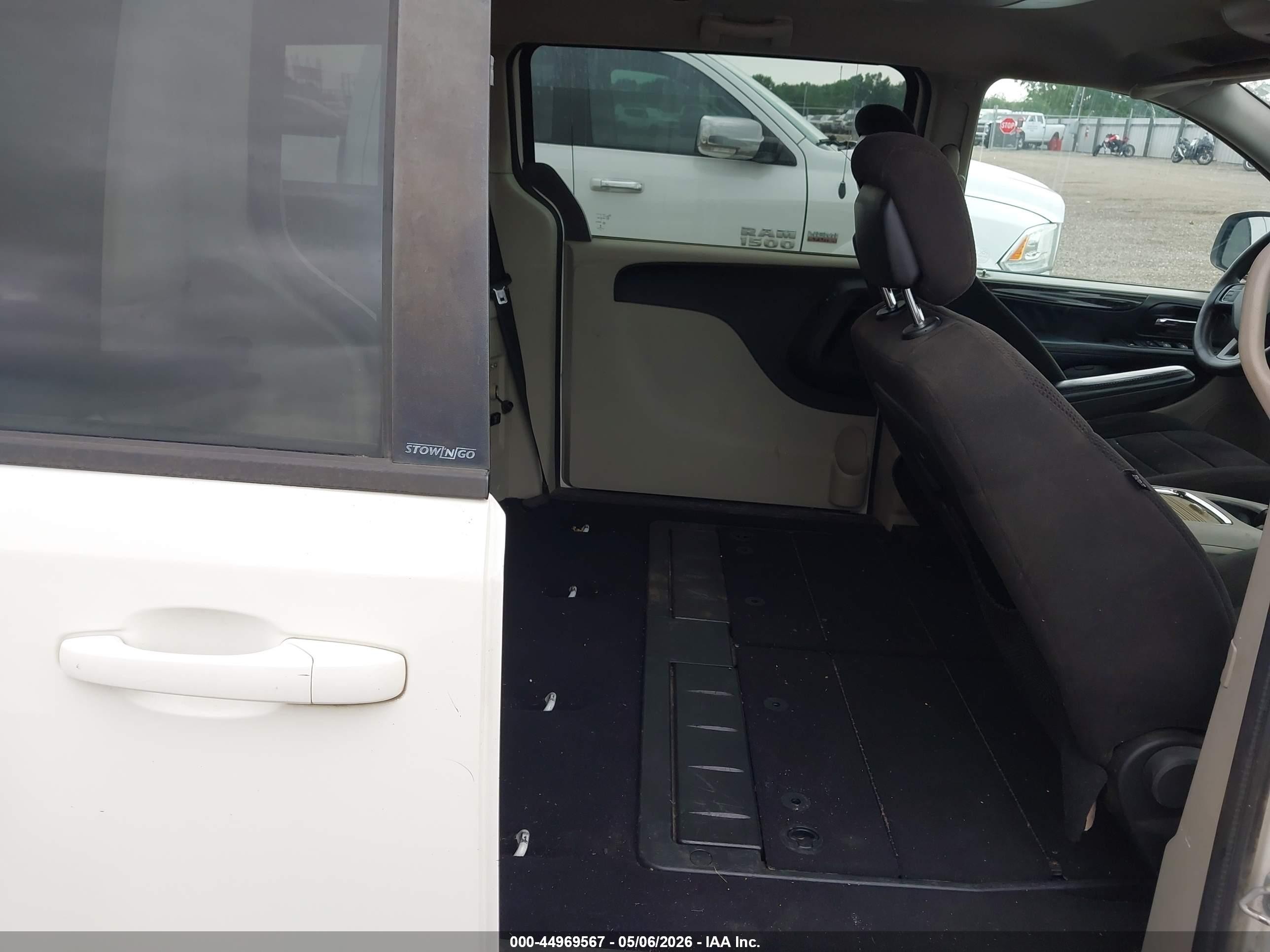 2013 Dodge Grand Caravan Sxt White vin: 2C4RDGCG9DR637106