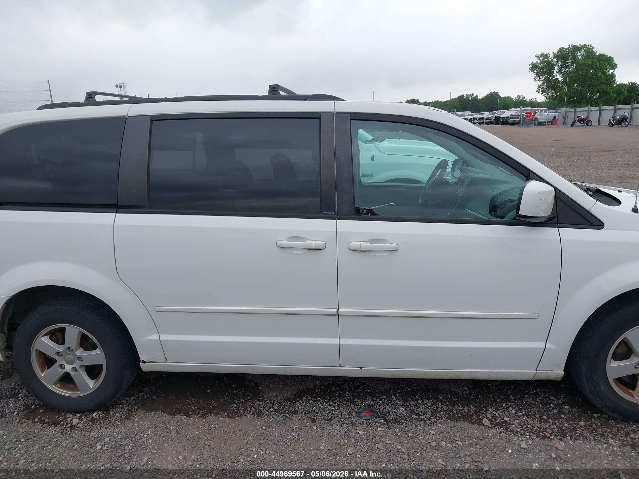 2013 Dodge Grand Caravan Sxt White vin: 2C4RDGCG9DR637106
