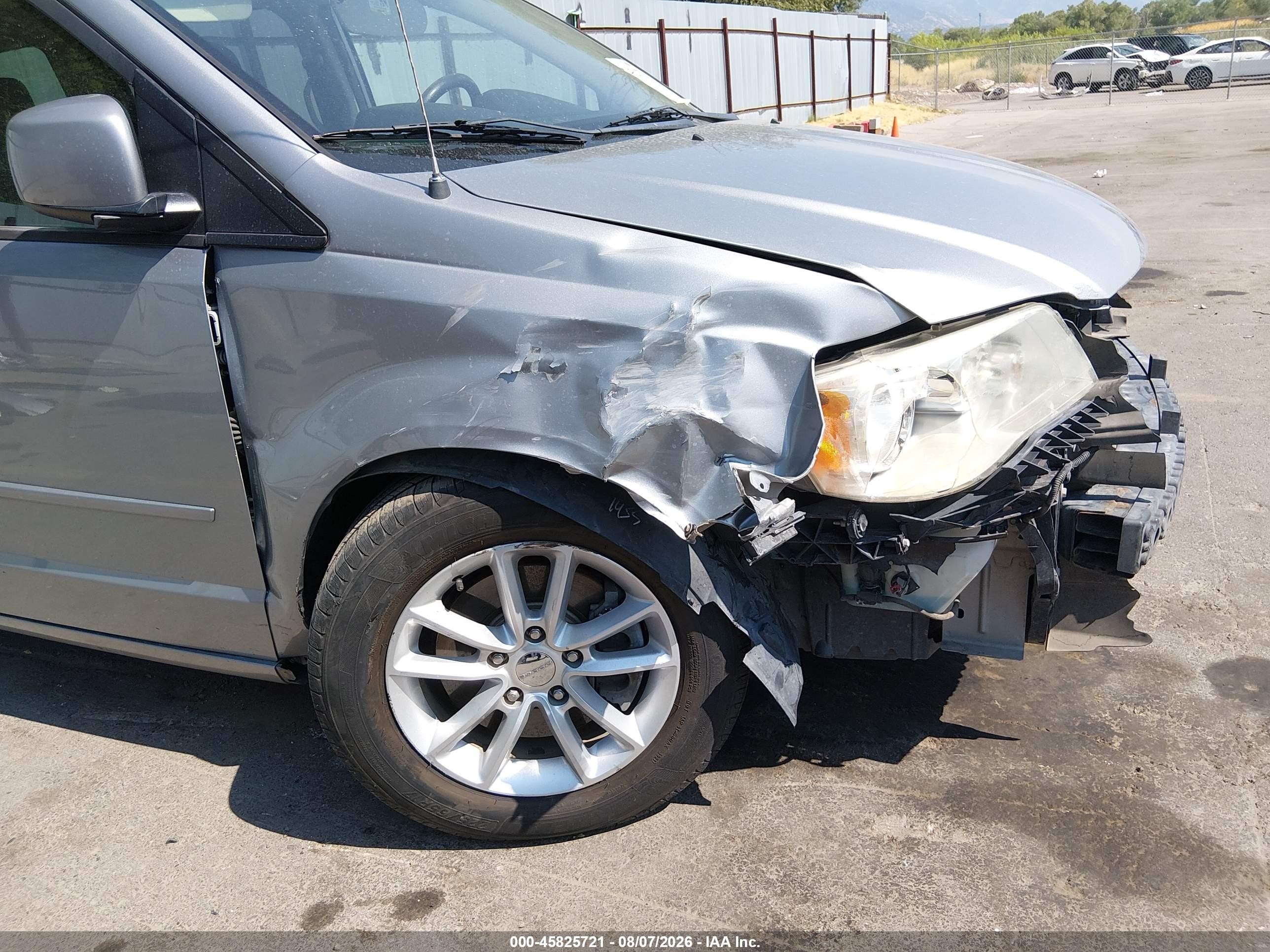 2013 Dodge Grand Caravan Sxt Silver vin: 2C4RDGCG9DR685494