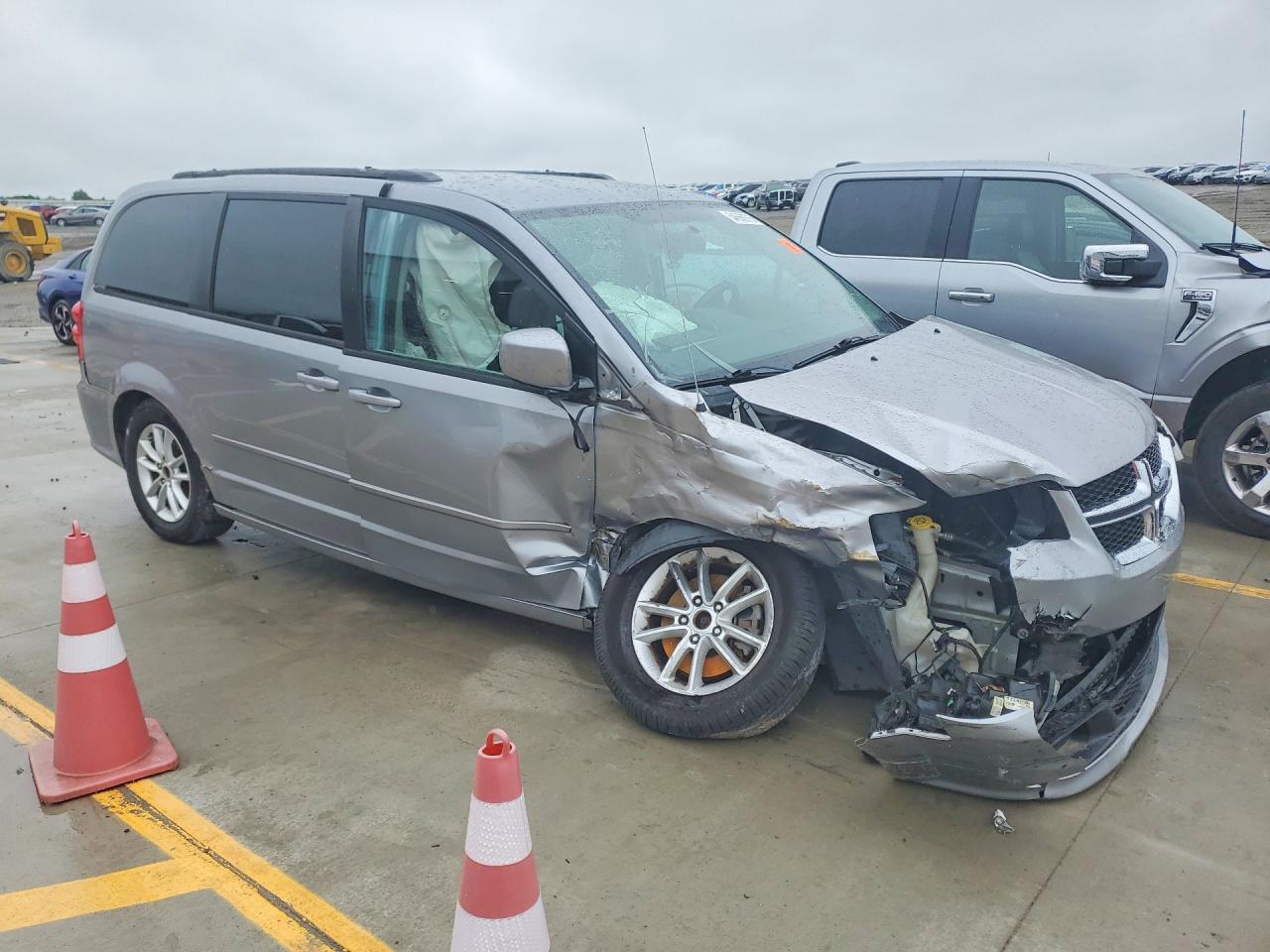 2014 Dodge Grand Caravan Sxt Silver vin: 2C4RDGCG9ER122866