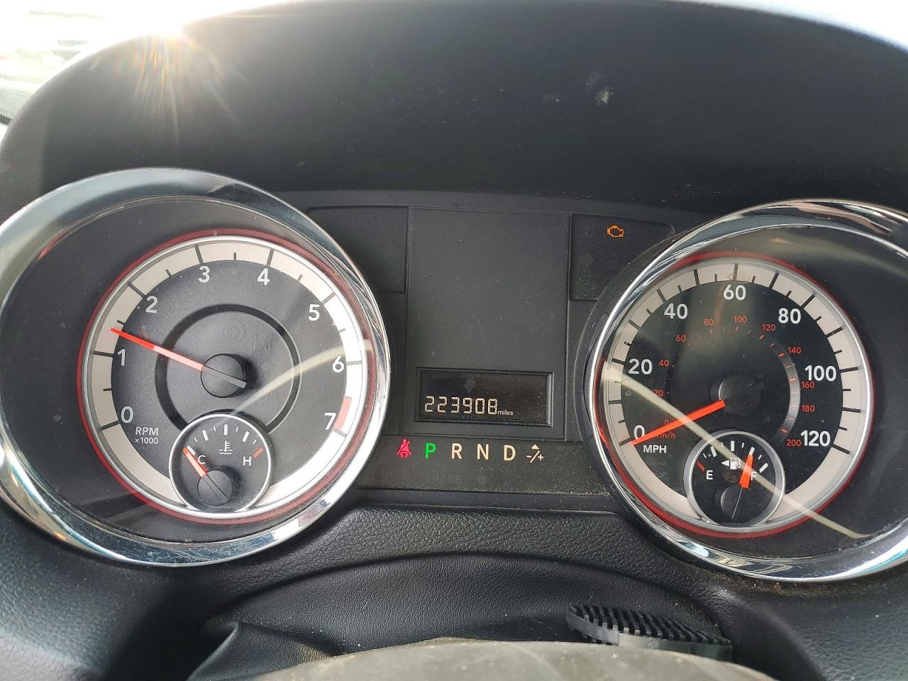 2014 Dodge Grand Caravan Sxt Silver vin: 2C4RDGCG9ER154829