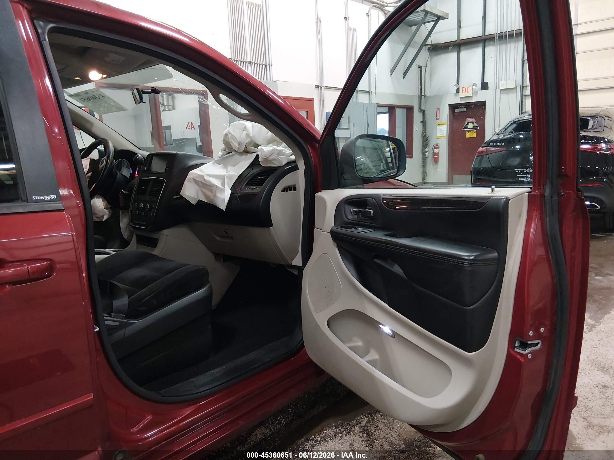 2014 Dodge Grand Caravan Sxt Red vin: 2C4RDGCG9ER290216