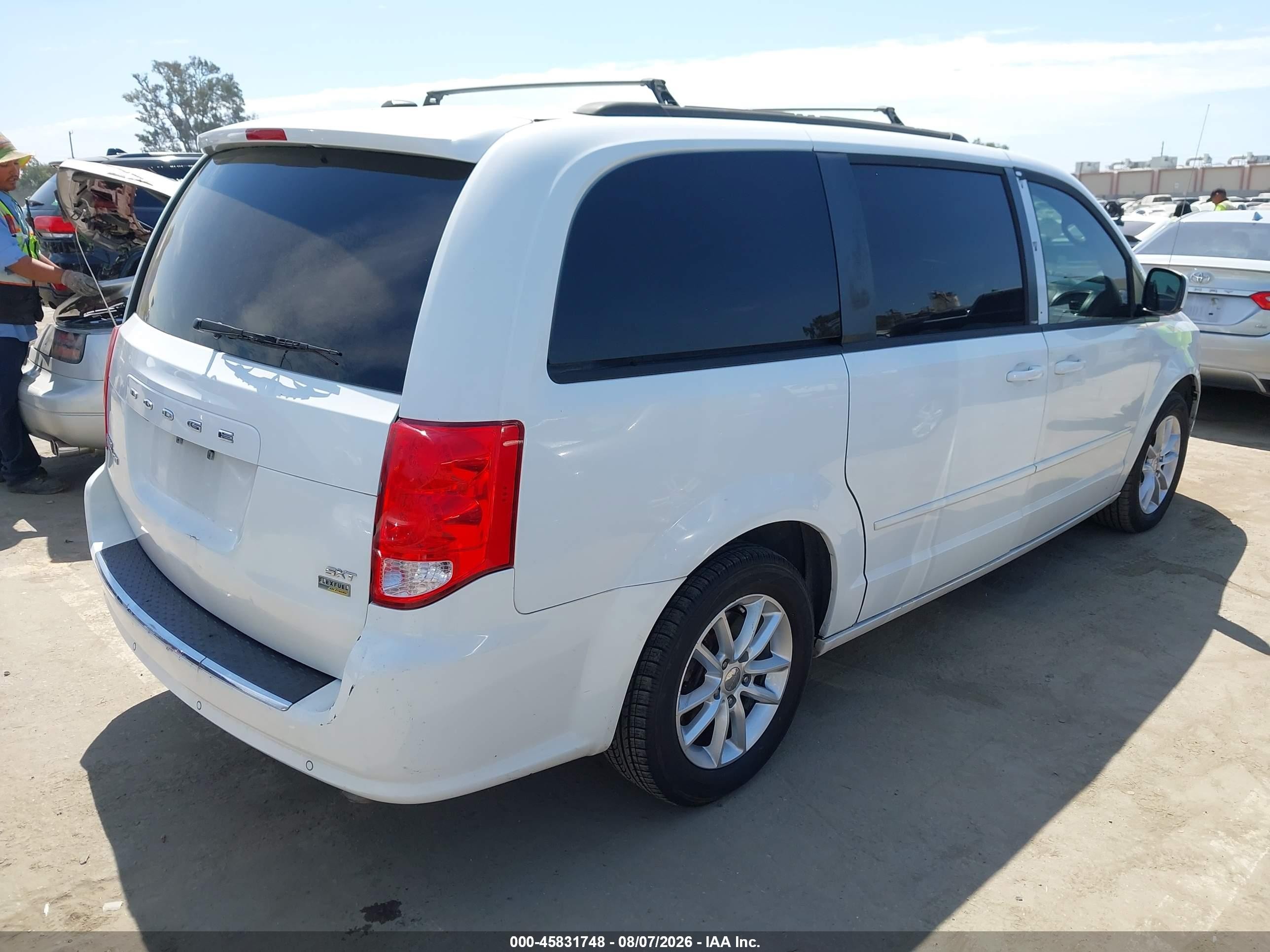 2014 Dodge Grand Caravan Sxt White vin: 2C4RDGCG9ER321609