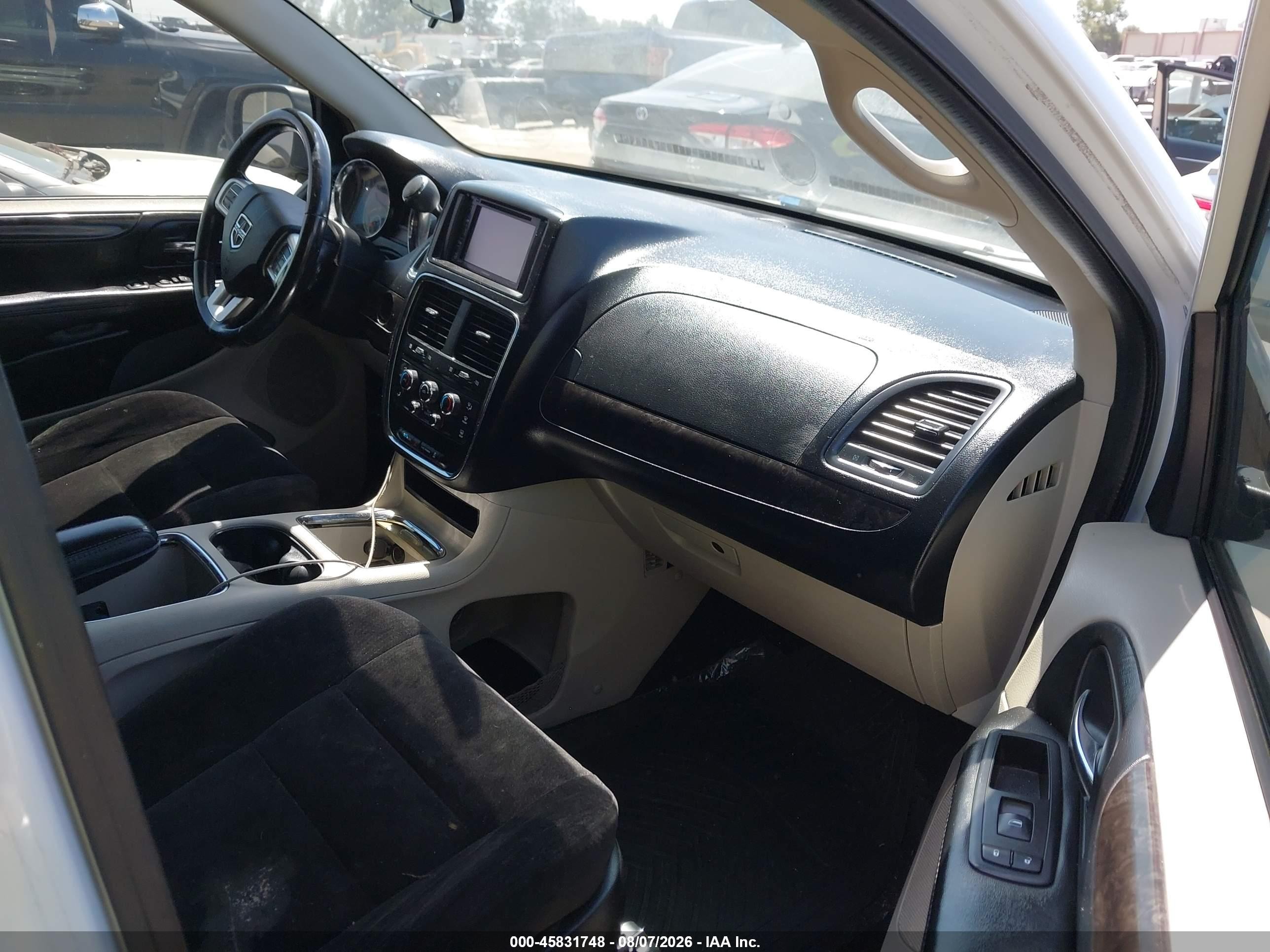2014 Dodge Grand Caravan Sxt White vin: 2C4RDGCG9ER321609