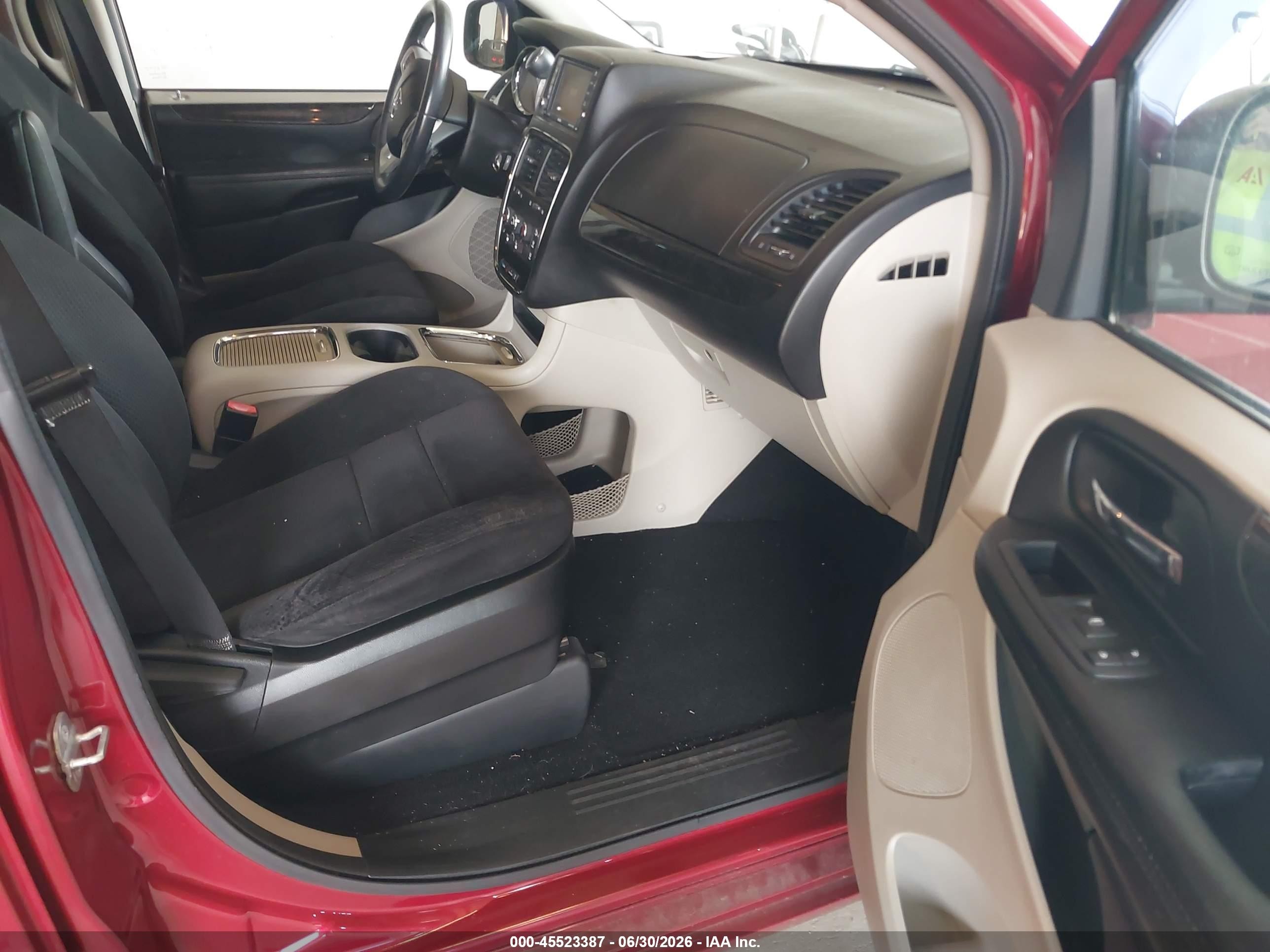 2014 Dodge Grand Caravan Sxt Maroon vin: 2C4RDGCG9ER352150
