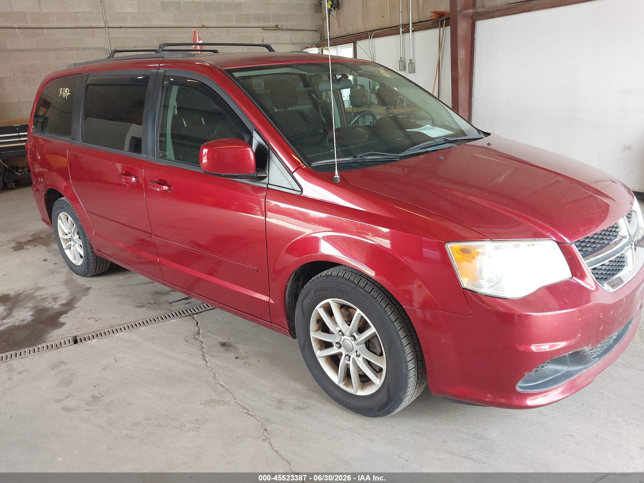 2014 Dodge Grand Caravan Sxt Maroon vin: 2C4RDGCG9ER352150