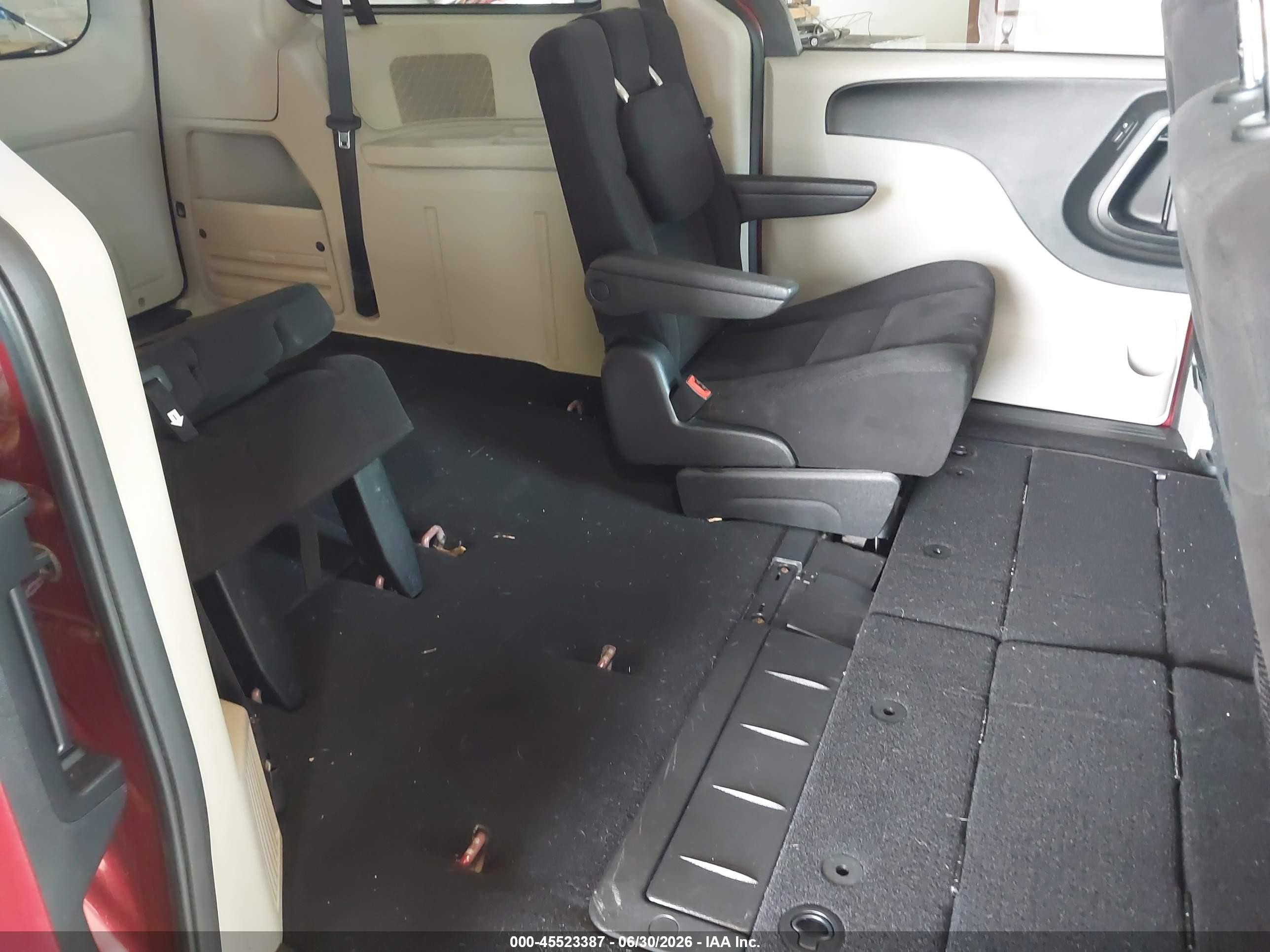 2014 Dodge Grand Caravan Sxt Maroon vin: 2C4RDGCG9ER352150