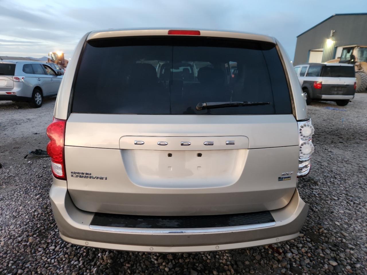 2014 Dodge Grand Caravan Sxt Beige vin: 2C4RDGCG9ER427428