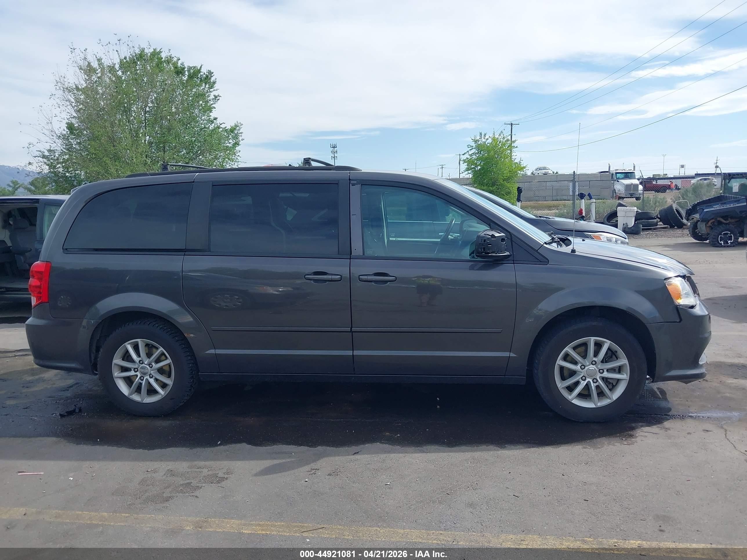 2015 Dodge Grand Caravan Sxt Серый vin: 2C4RDGCG9FR606750