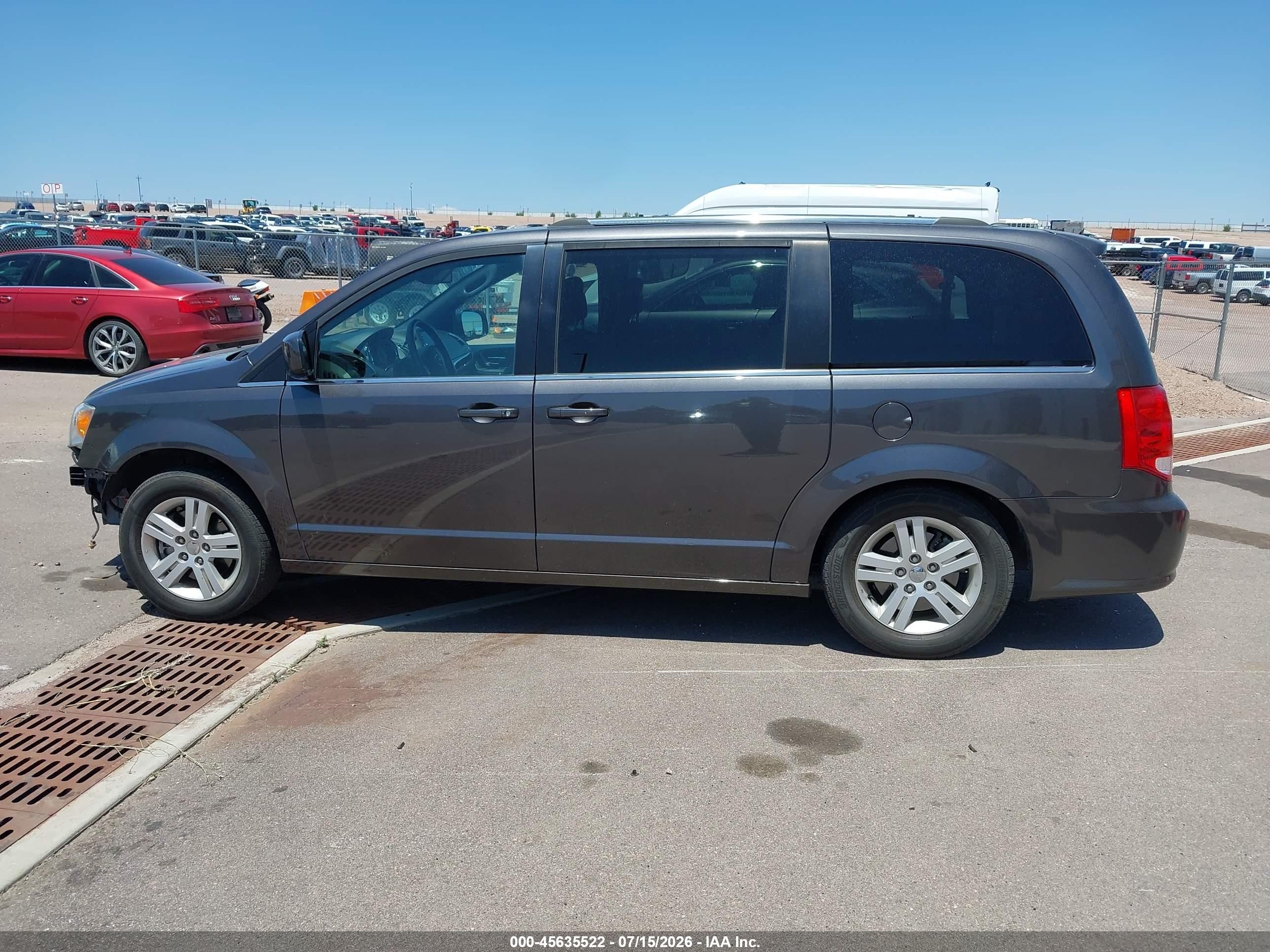2018 Dodge Grand Caravan Sxt Gray vin: 2C4RDGCG9JR248848