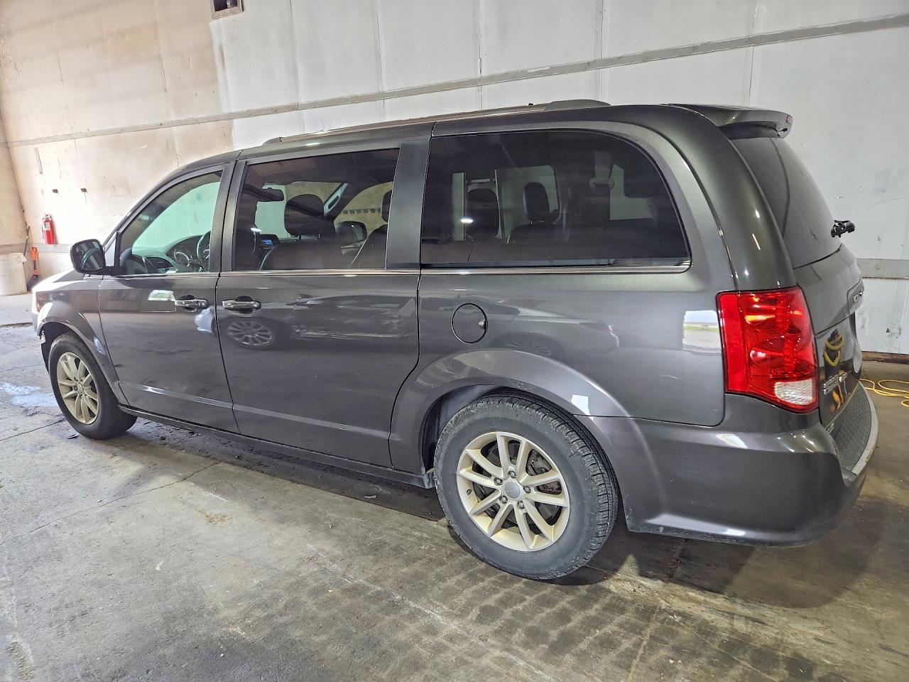 2018 Dodge Grand Caravan Sxt Gray vin: 2C4RDGCG9JR297578
