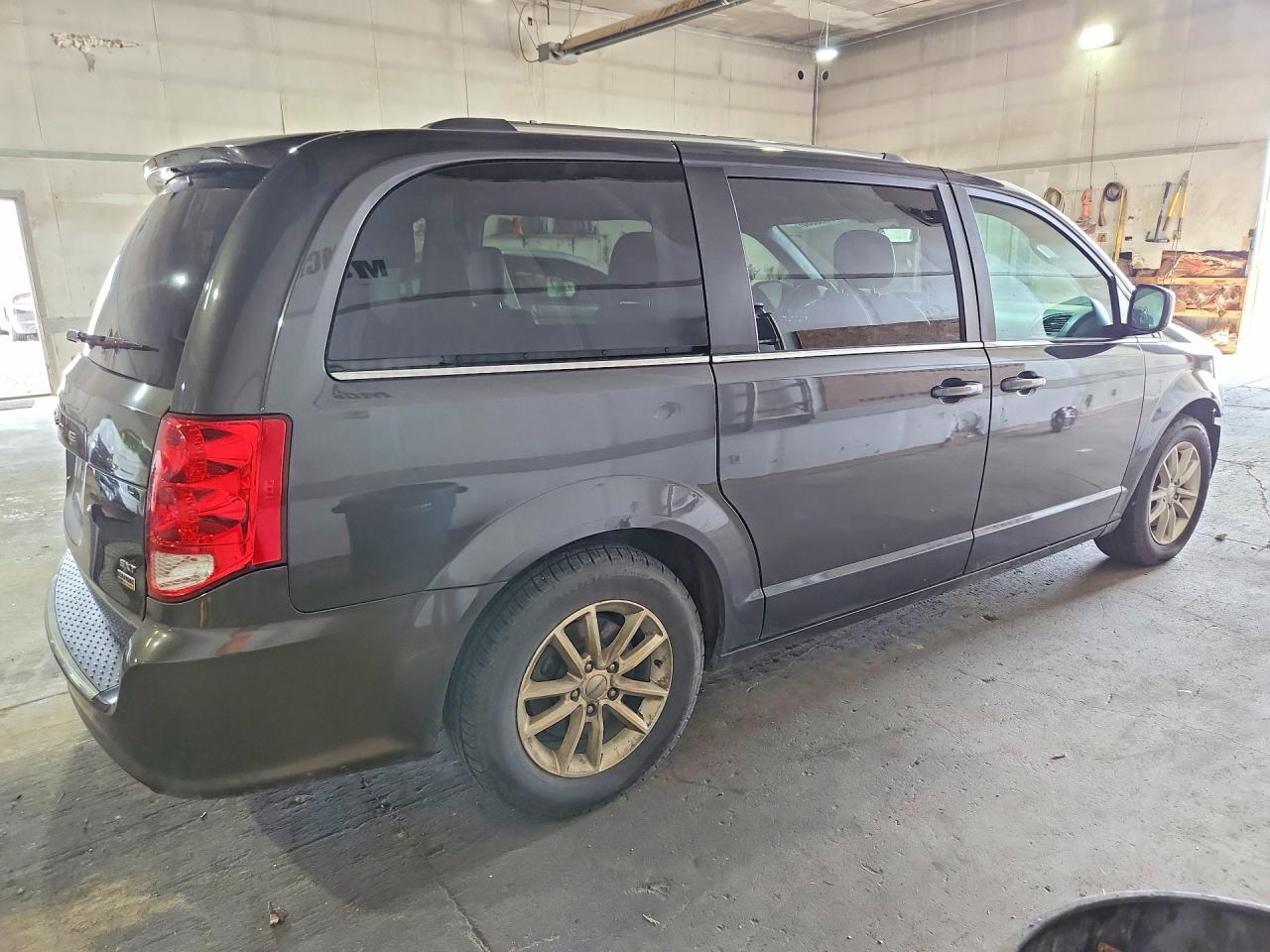 2018 Dodge Grand Caravan Sxt Gray vin: 2C4RDGCG9JR297578