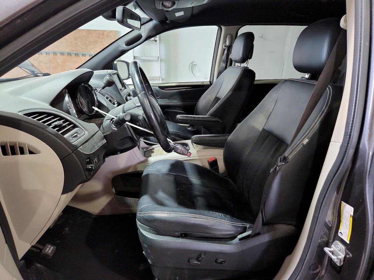 2018 Dodge Grand Caravan Sxt Gray vin: 2C4RDGCG9JR297578