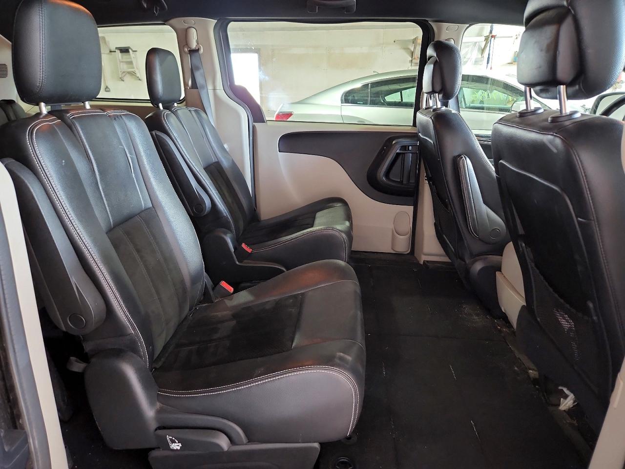 2018 Dodge Grand Caravan Sxt Gray vin: 2C4RDGCG9JR297578