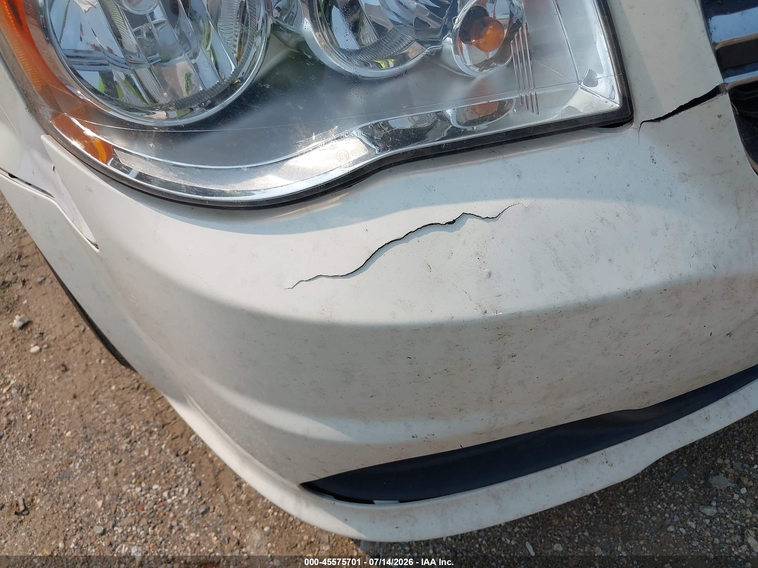 2012 Dodge Grand Caravan Sxt White vin: 2C4RDGCGXCR219121