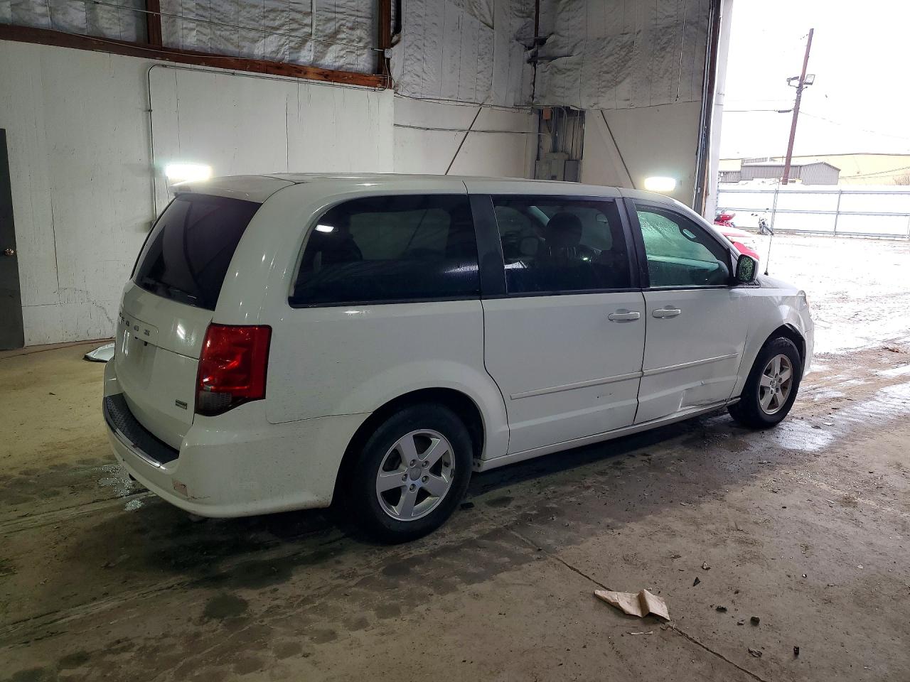2013 Dodge Caravan White vin: 2C4RDGCGXDR521073