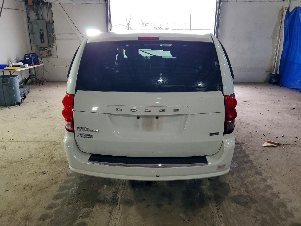 2013 Dodge Caravan White vin: 2C4RDGCGXDR521073