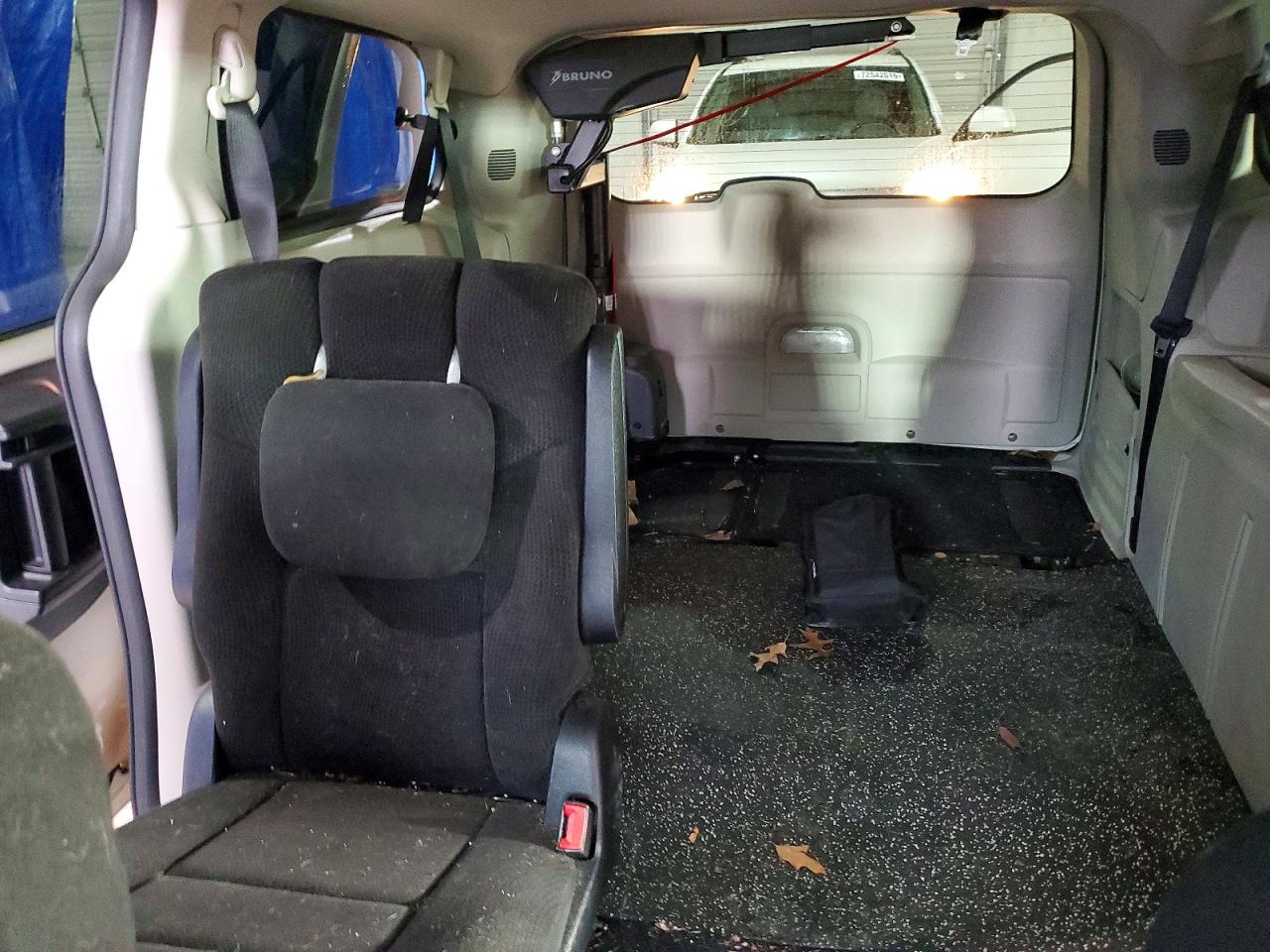 2013 Dodge Caravan White vin: 2C4RDGCGXDR521073