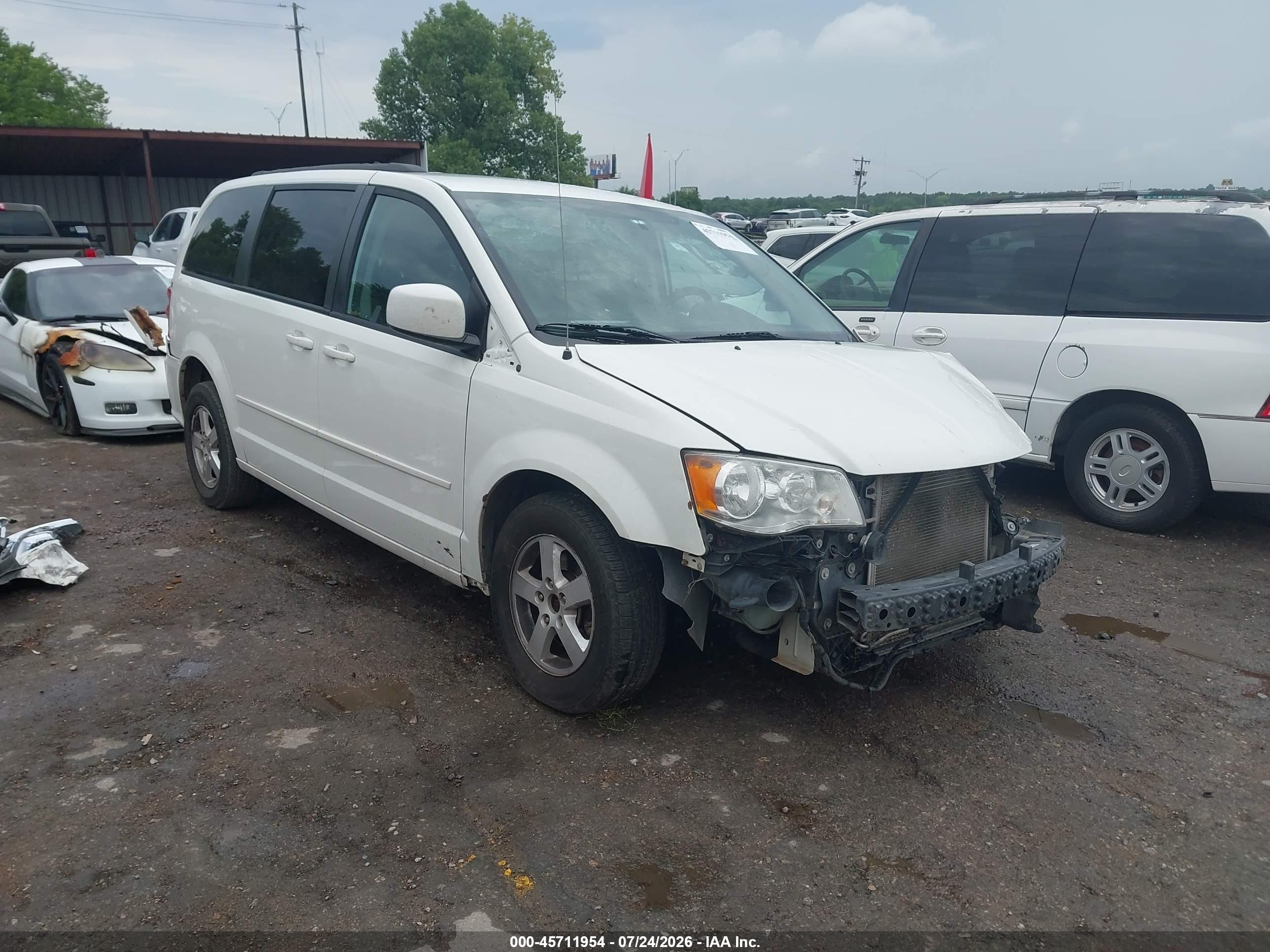 2013 Dodge Grand Caravan Sxt White vin: 2C4RDGCGXDR582407