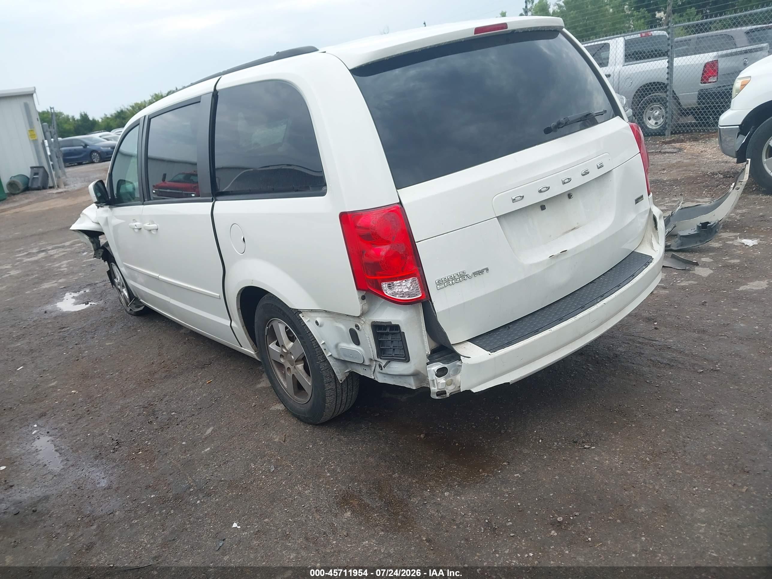 2013 Dodge Grand Caravan Sxt White vin: 2C4RDGCGXDR582407